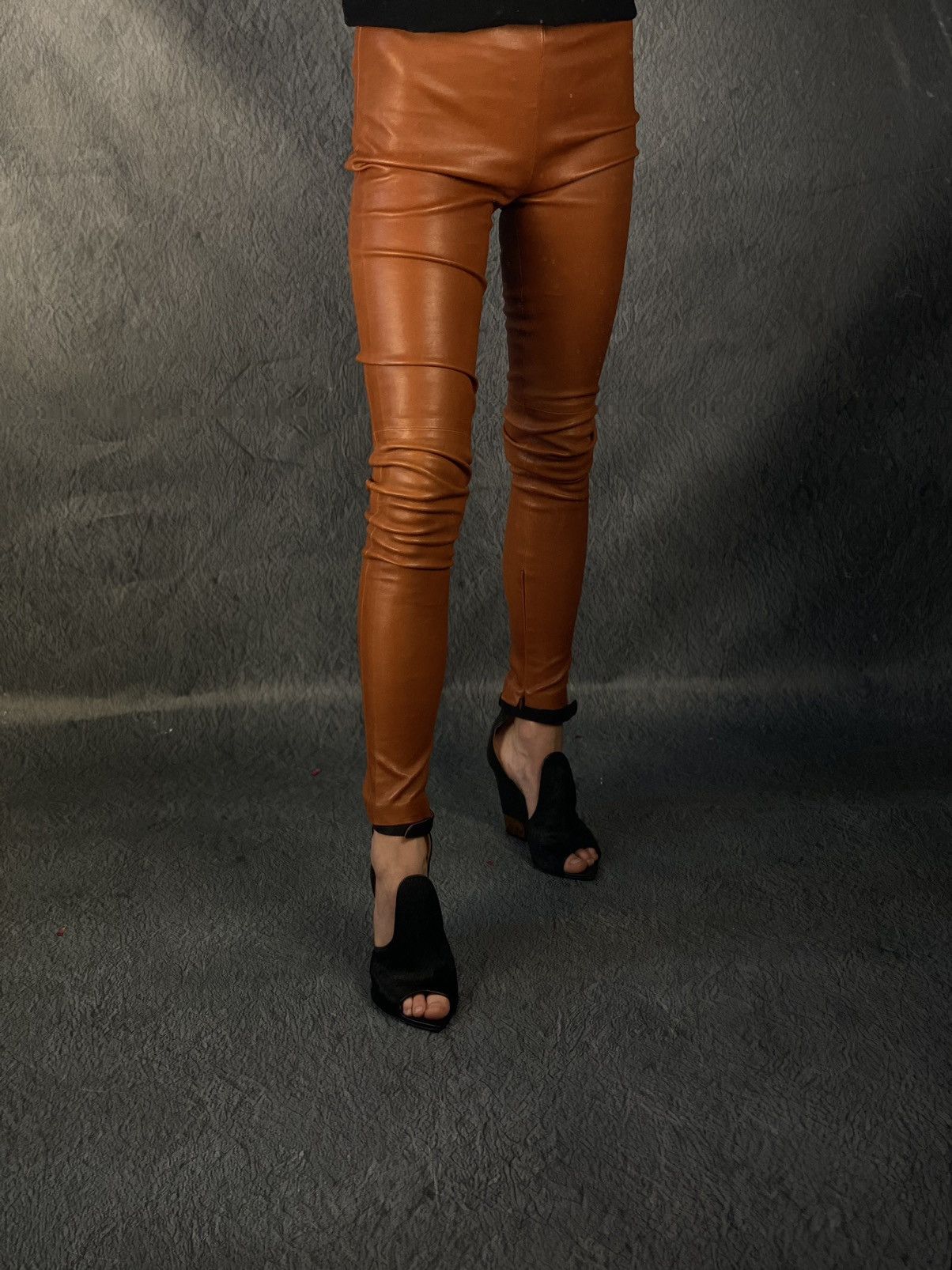 Balenciaga Balenciaga Leather Leggings Pants (Size 38) Size 27" / US 4 / IT 40 - 1 Thumbnail