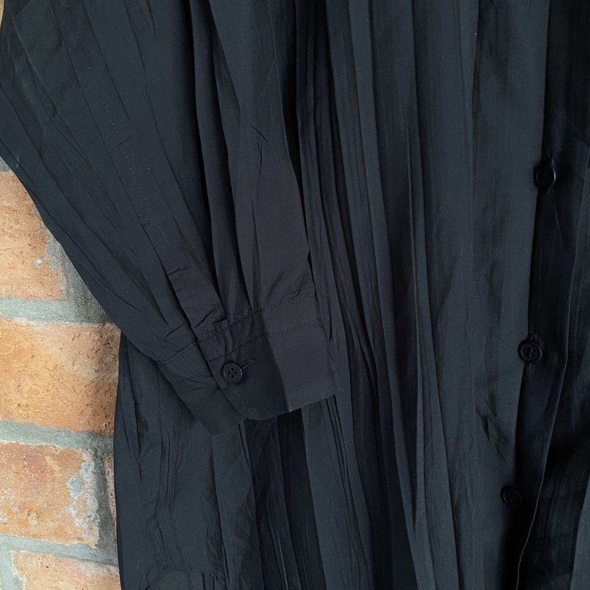 Issey Miyake ISSEY MIYAKE Black Pleated Oversized Dress Shirt Size XS / US 0-2 / IT 36-38 - 5 Thumbnail