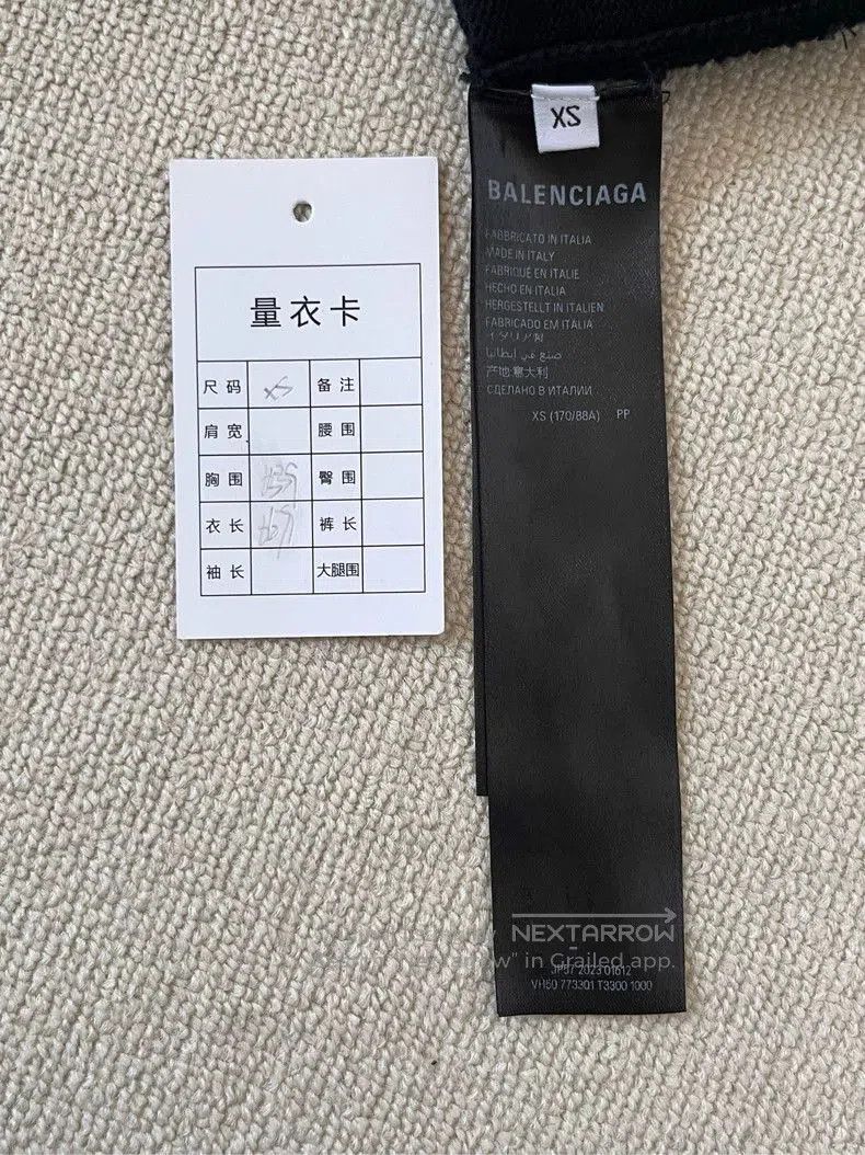Balenciaga Balenciaga New Year Graffiti Logo Sweater. Size US XS / EU 42 / 0 - 5 Thumbnail