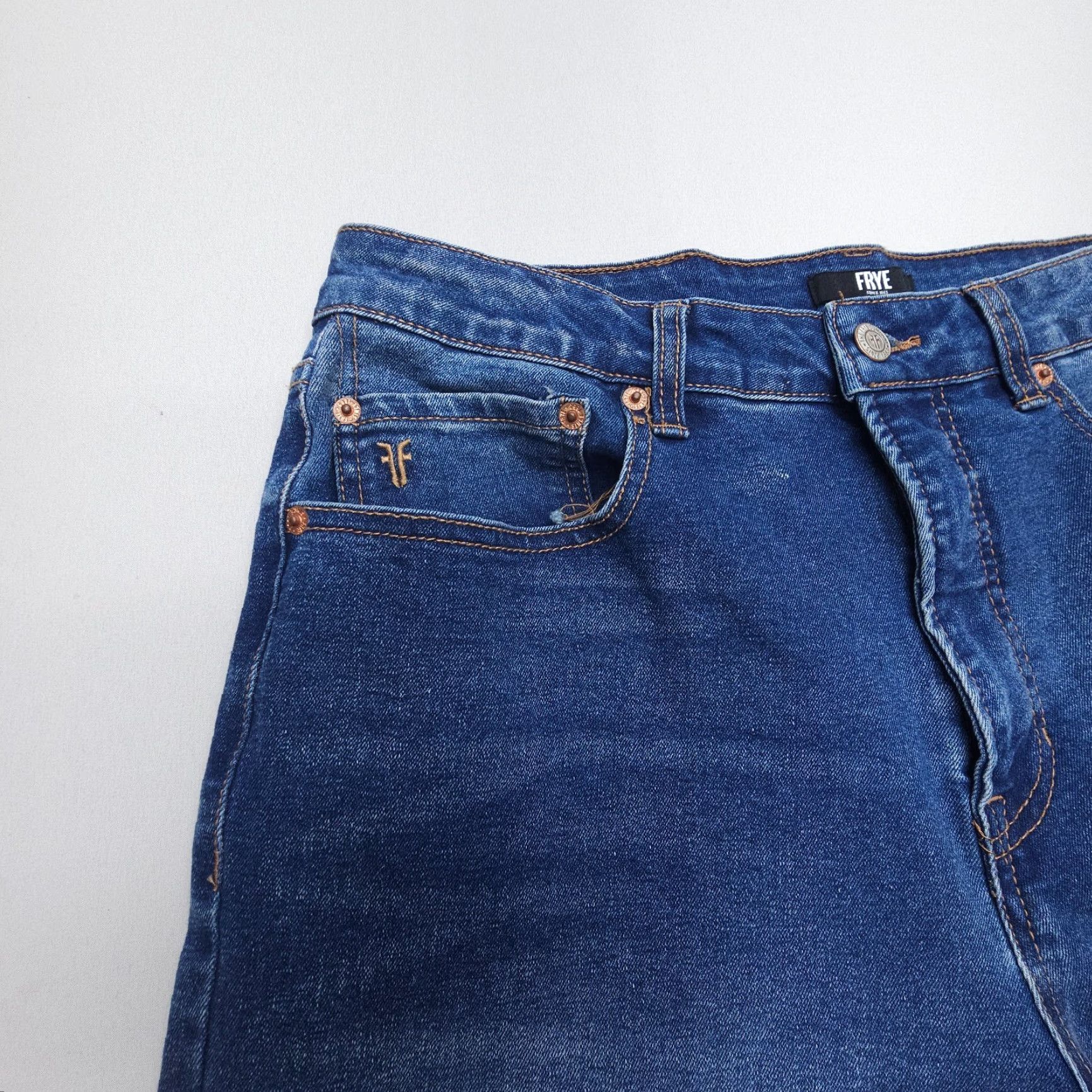 Frye Frye Jeans Cuffed Crop Size 10 Blue High Rise Stretch Denim 28" Inseam Women Regular 5-Pocket Pattern Solid Size 32" / US 10 / IT 46 - 4 Thumbnail