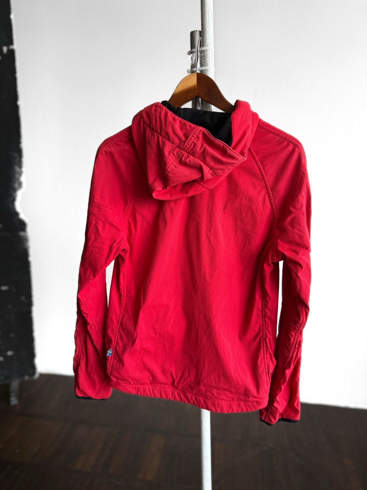 Fjallraven Fjallraven Womens Hooded Jacket Red Outdoor Casual Vintage Size S / US 4 / IT 40 - 2 Thumbnail