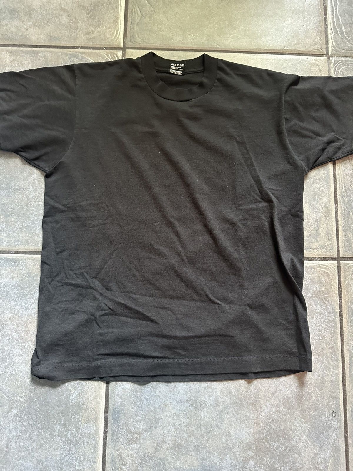 Fruit Of The Loom Vintage SINGLE STITCHED BLACK BLANK TEE - 1990S Size US L / EU 52-54 / 3 - 4 Thumbnail