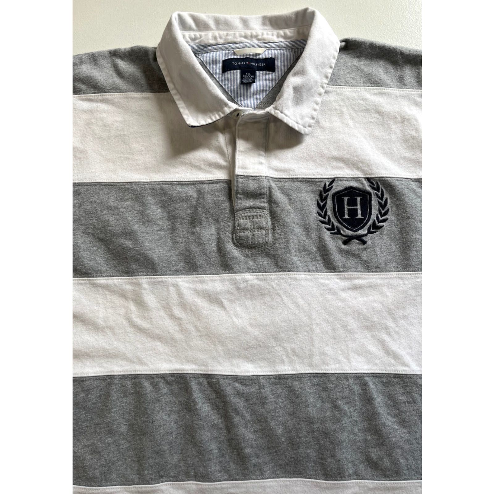 Tommy Hilfiger VINTAGE Tommy Hilfiger Men’s Long Sleeve Rugby Shirt Striped 2XL White Gray Rugby Mens 90s Preppy Shirt Size US XXL / EU 58 / 5 - 4 Thumbnail