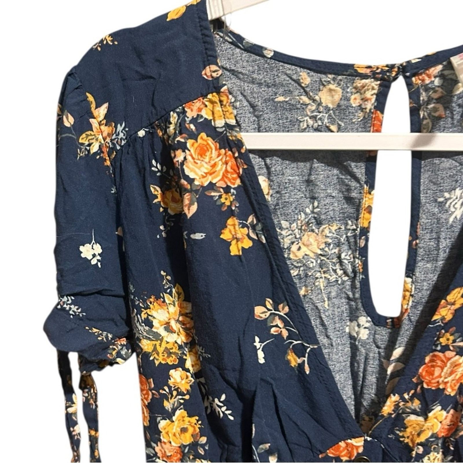 Other Xhilaration Blue Yellow Floral Romper V-Neckline Size M Size 30" / US 8 / IT 44 - 4 Thumbnail