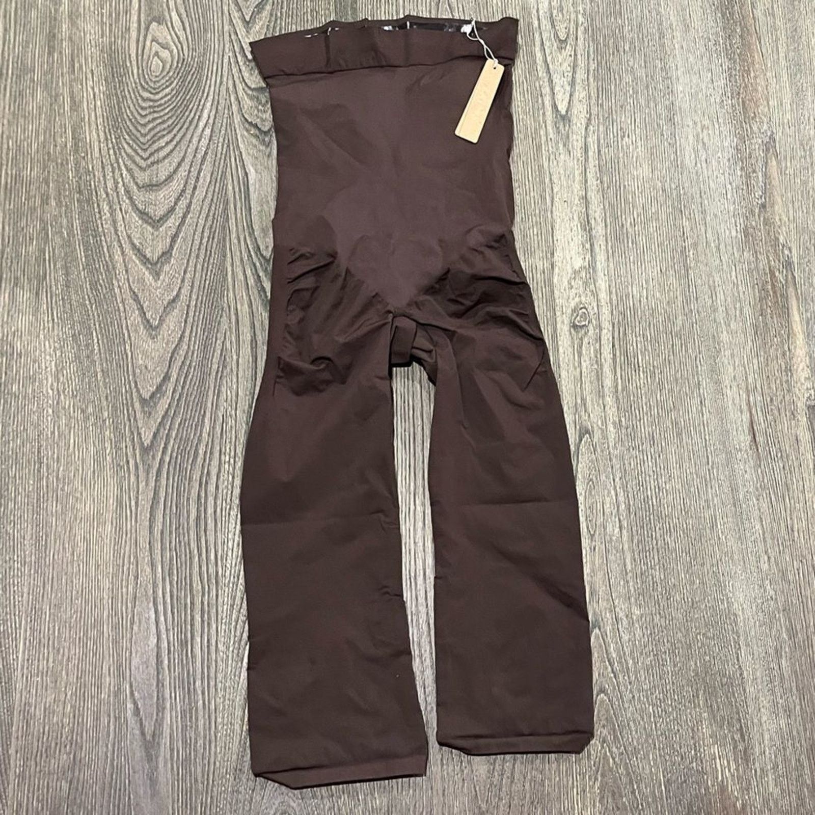 SKIMS NWT Skims Everyday Sculpt Mid Waist Capri Shapewear 3X Size ONE SIZE - 1 Thumbnail