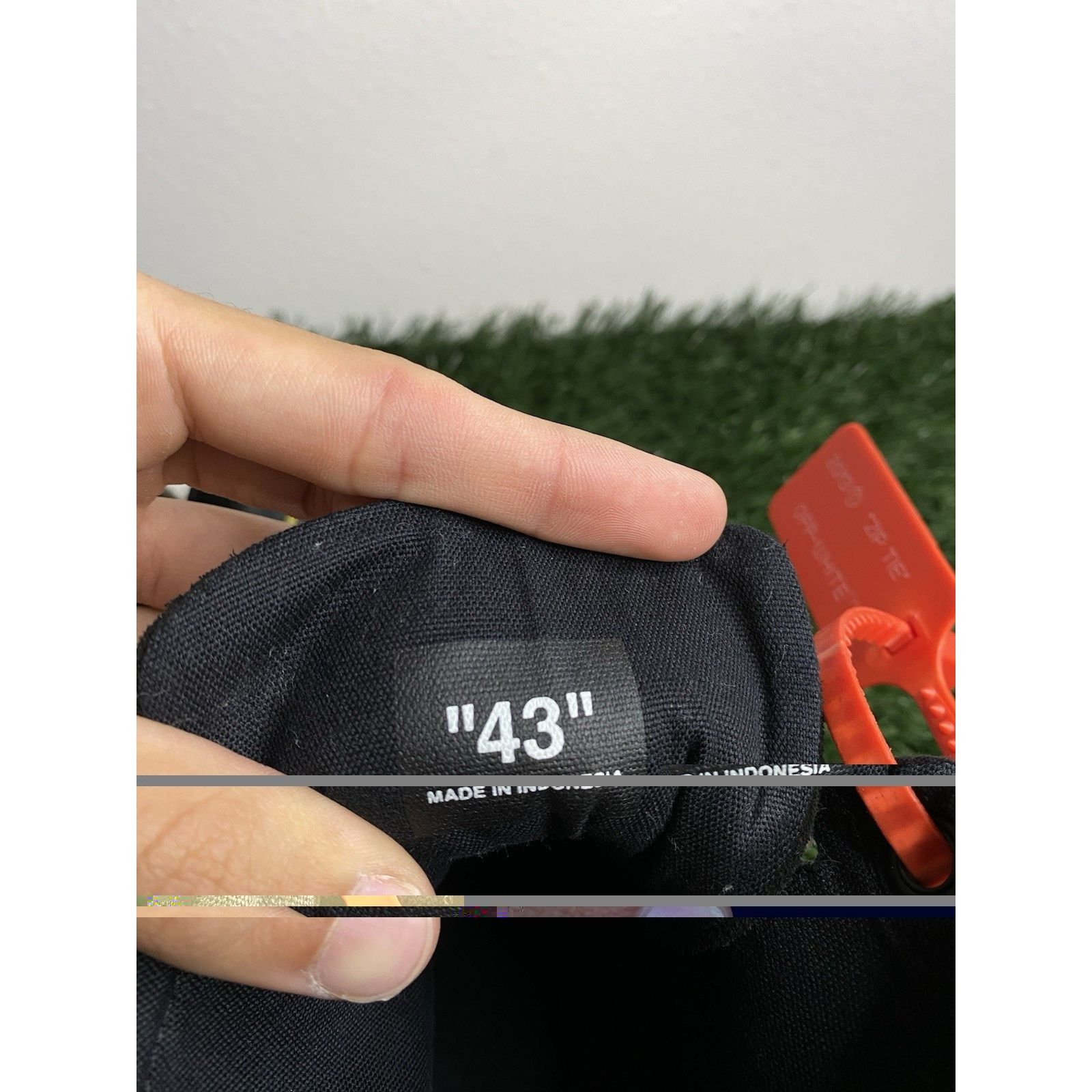 Off-White Off-White Vulc Sneaker Mid 'Black' | Size 43 EU ( 10 us ) Size US 10 / EU 43 - 14 Thumbnail