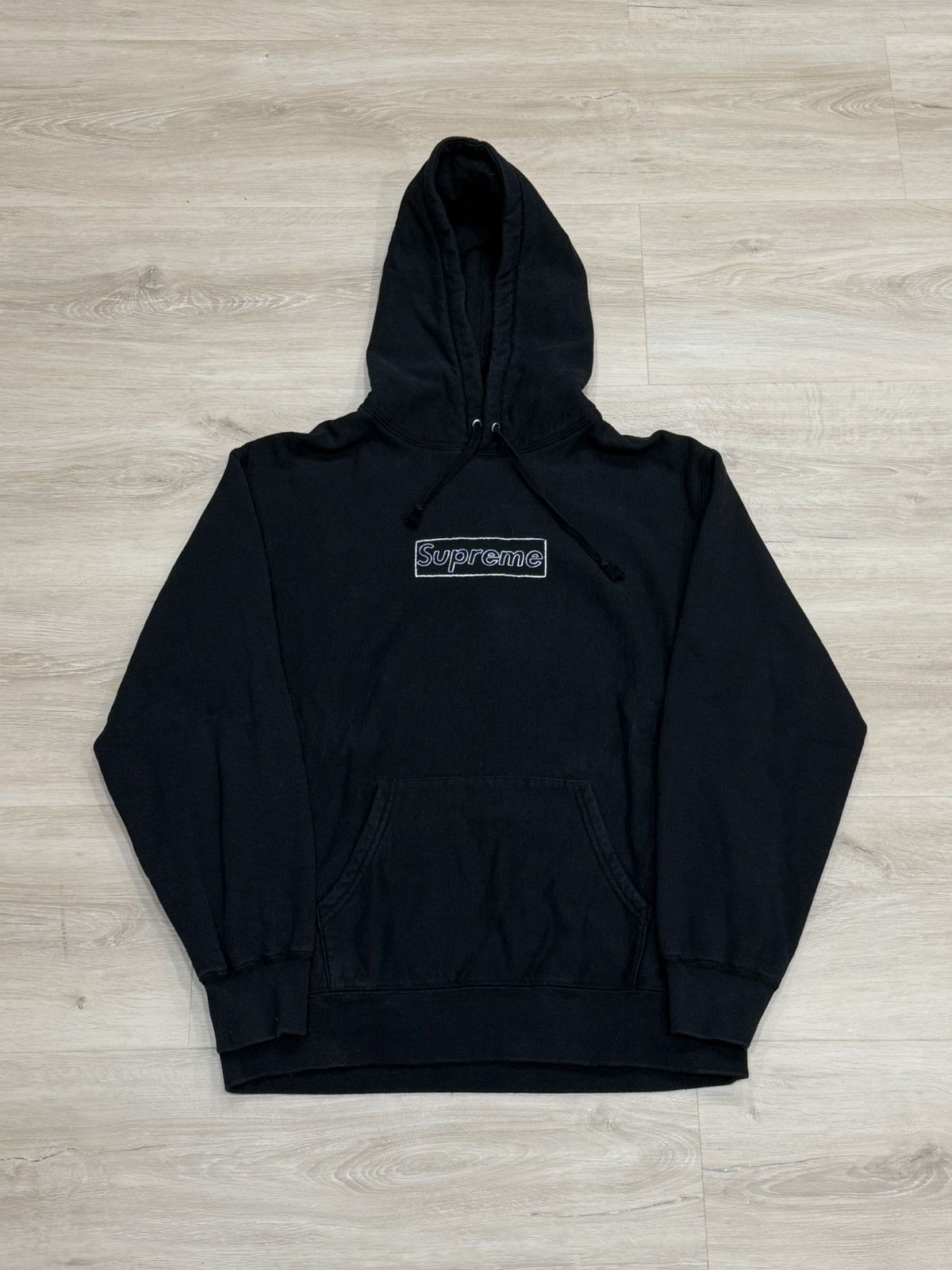 Supreme Supreme Kaws Chalk Logo Box Logo Hoodie Size US M / EU 48-50 / 2 - 1 Thumbnail