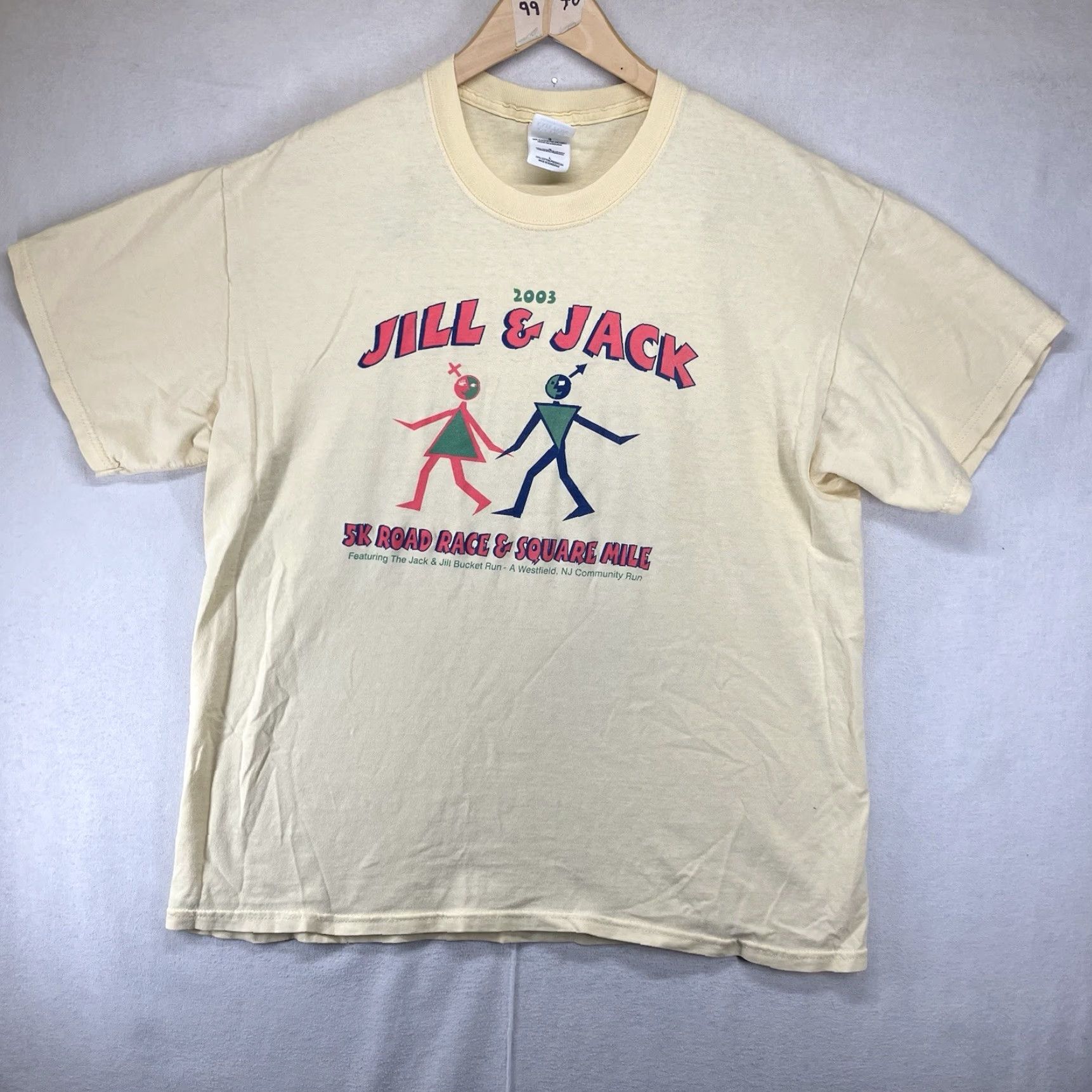 Gildan VINTAGE Gildan T-Shirt Yellow 90s Cartoon Jill & Jack 2003 All Cotton Short Sleeve Crew Neck Regular Mens Large Graphic Tee Size US L / EU 52-54 / 3 - 2 Thumbnail
