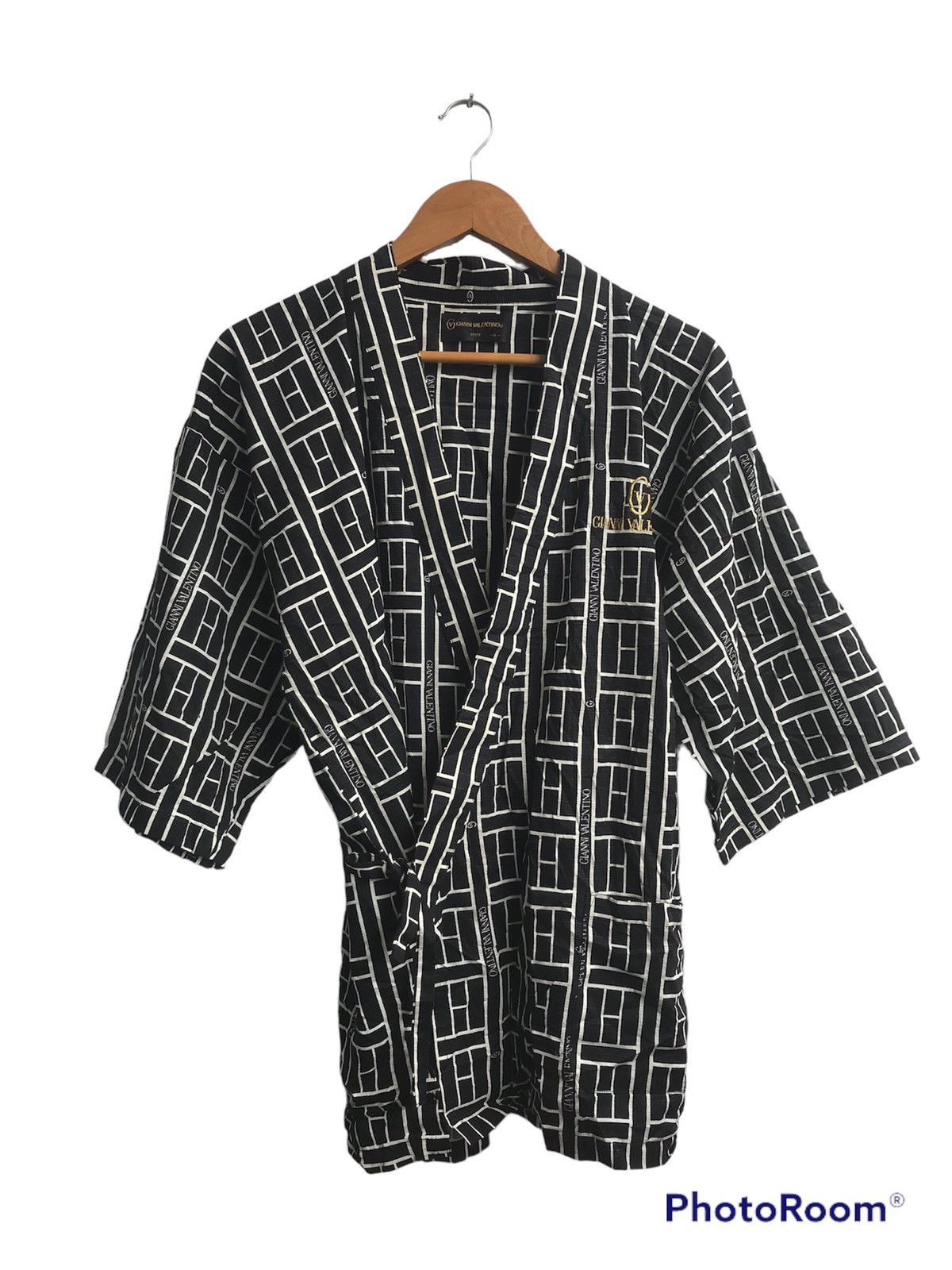 image of Italian Designers x Valentino Gianni Valentino Luxury Kimono Overprint Design in Black/White (Size 
