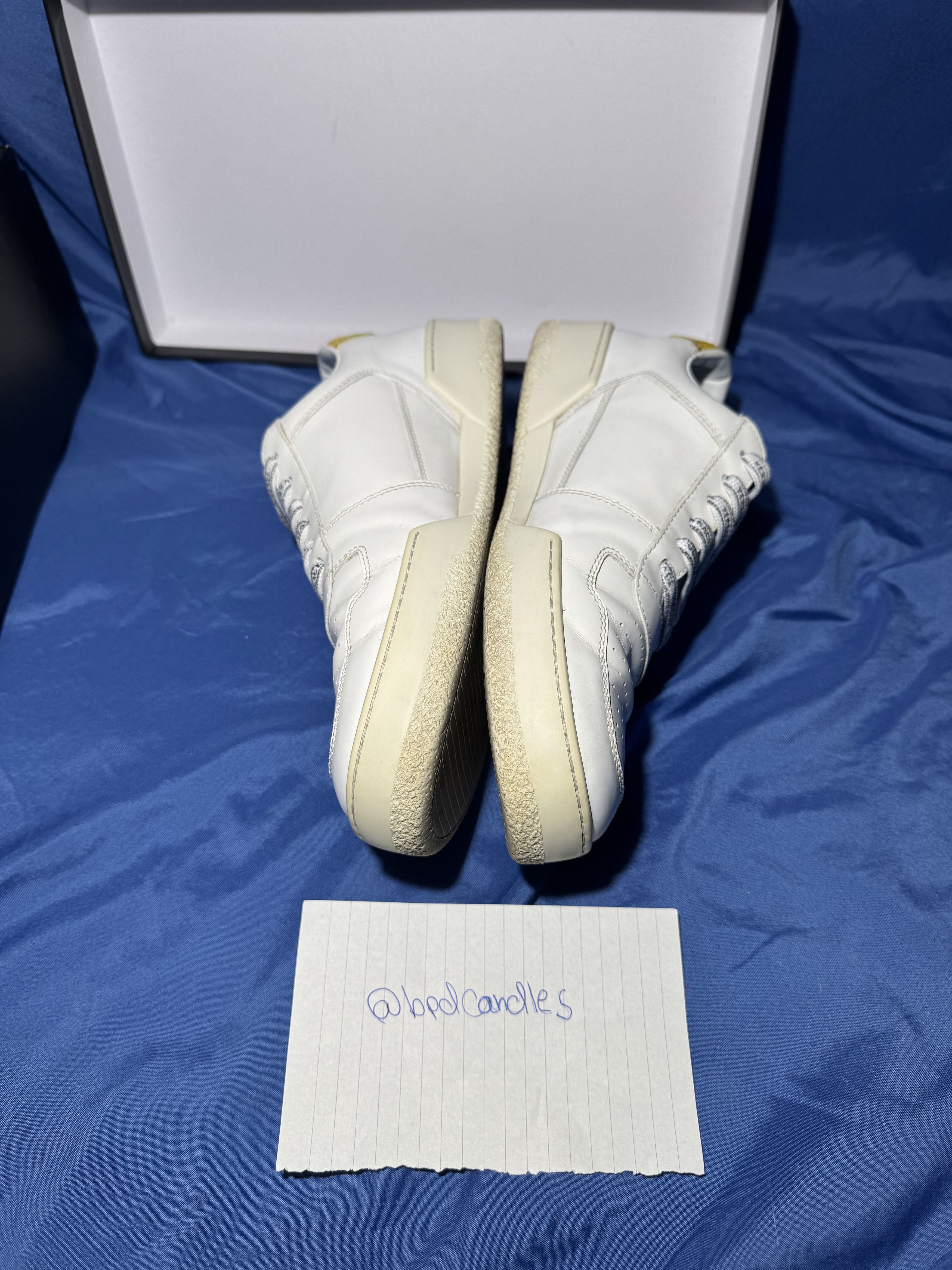 Versace Versace white gold low top court sneakers USED size 42 Size US 9 / EU 42 - 2 Thumbnail