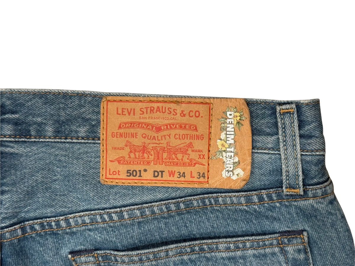DENIM TEARS DENIM TEARS × Levi’s 501 “Cotton Wreath” Jeans - W34 L34 Size US 34 / EU 50 - 4 Thumbnail