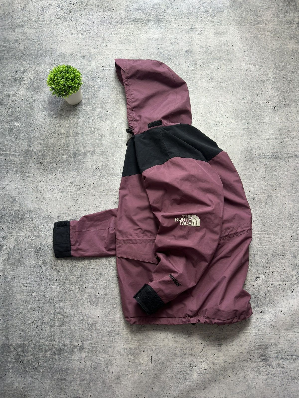 The North Face Vintage The North Face Mountain Hydroseal Outdoor Jacket Size S / US 4 / IT 40 - 2 Thumbnail