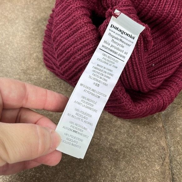 Patagonia Patagonia Fishermans Rolled Maroon Ribbed Beanie Size ONE SIZE - 6 Thumbnail