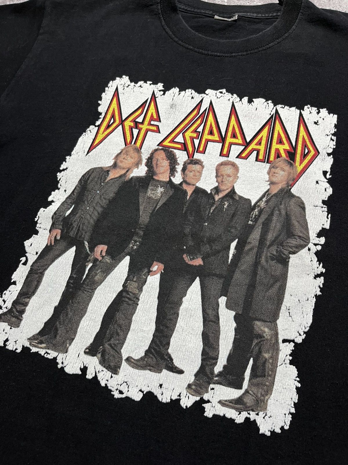Band Tees Man's Vintage 2011 DEF LEPPARD Tour Band Tee Size US L / EU 52-54 / 3 - 5 Thumbnail