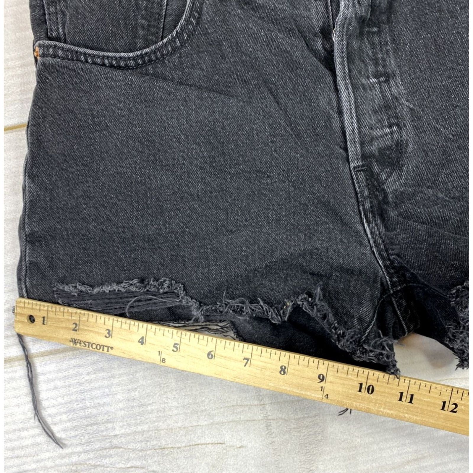 Levi's Levi’s 501 Jean Shorts Womens Sz 30 Black Cut Off Shortie Button Fly Fringe Logo Denim Shorts Slim Fit Reg Regular Womens Size 30" / US 8 / IT 44 - 7 Thumbnail