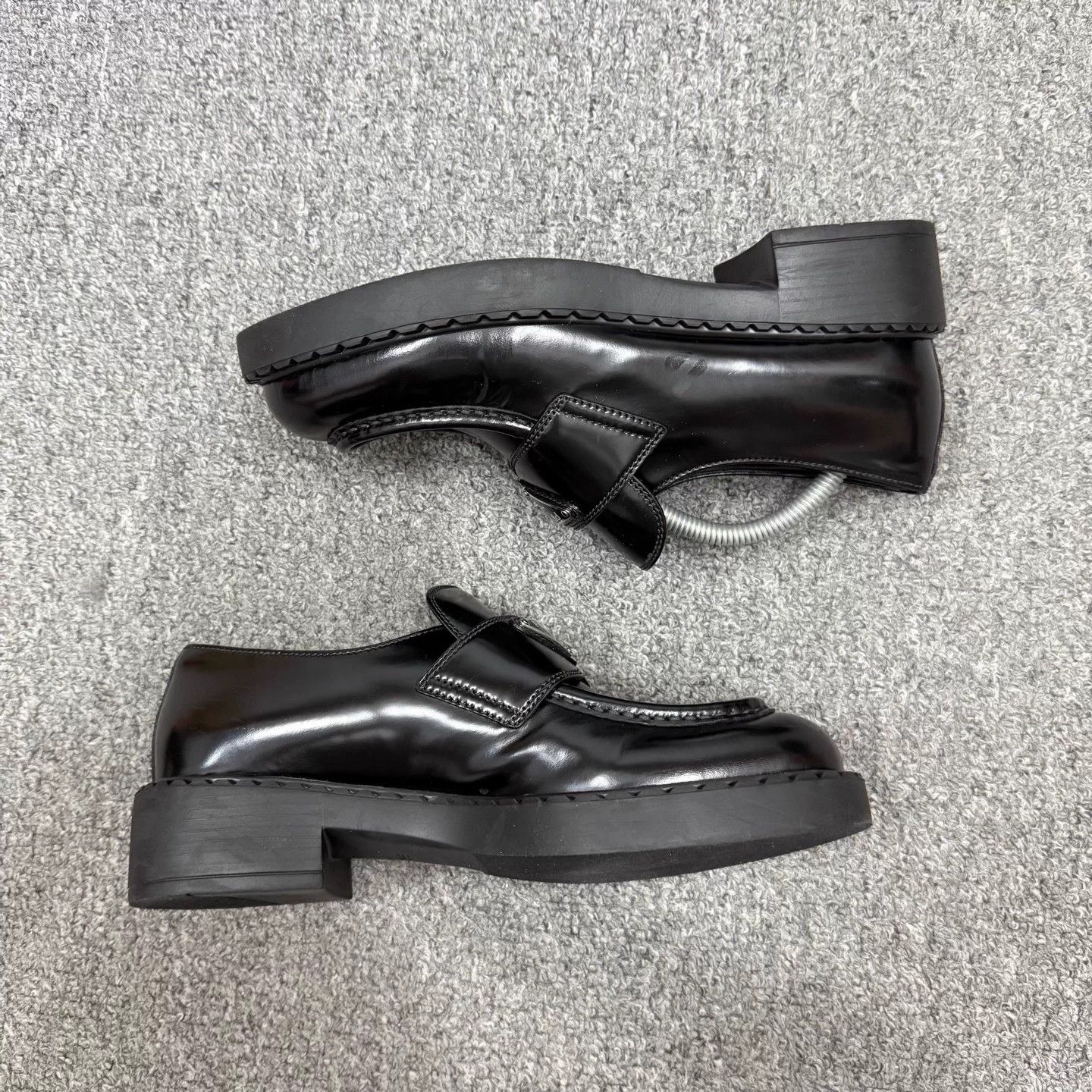 Prada Prada Black Triangle Logo Loafers 38 Size US 7 / IT 37 - 4 Thumbnail