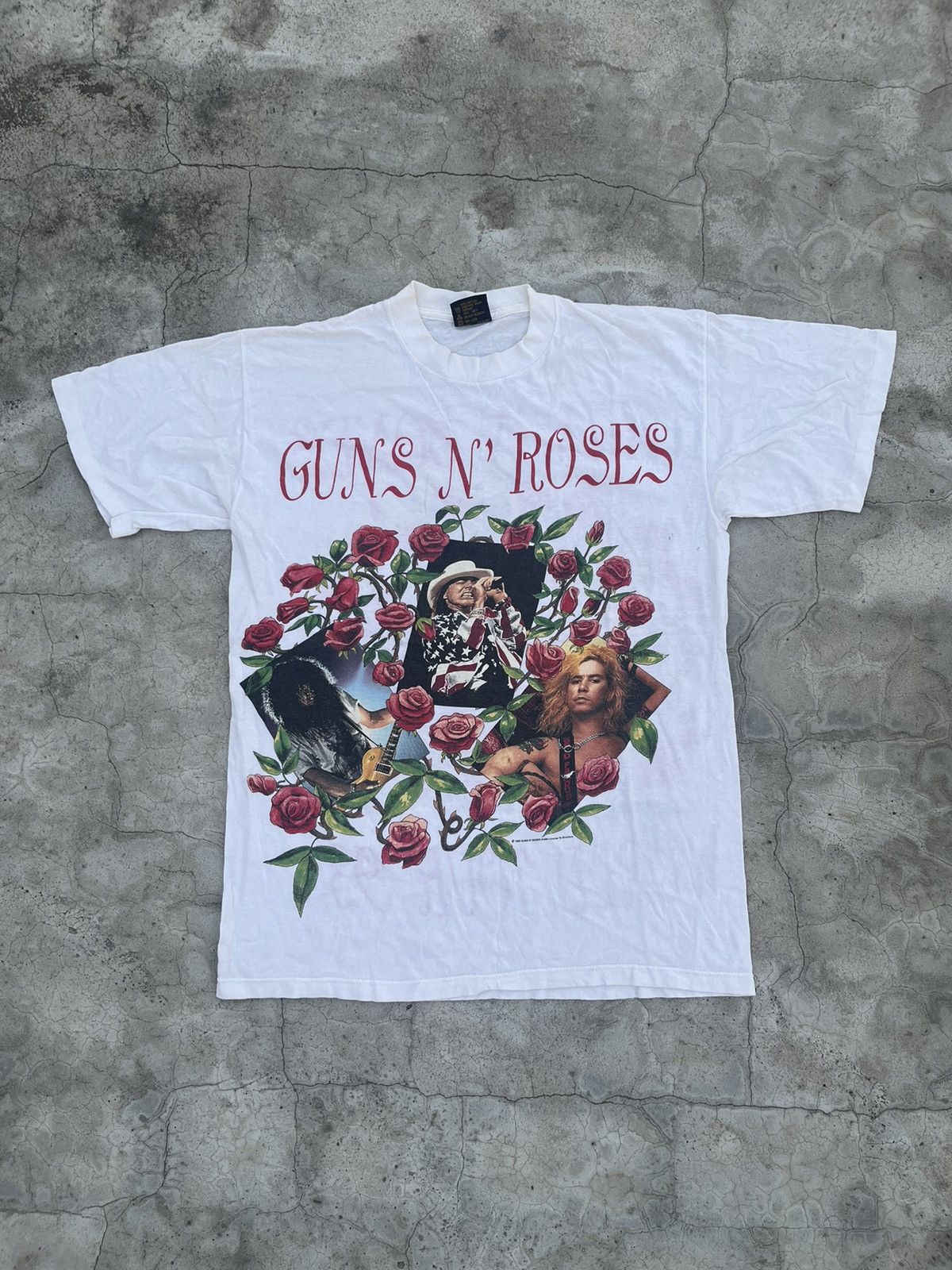 Band Tees × Brockum × Vintage Vintage Guns N Roses Tee Shirt 1993 World Tour Skin N Bones Size US L / EU 52-54 / 3 - 3 Thumbnail