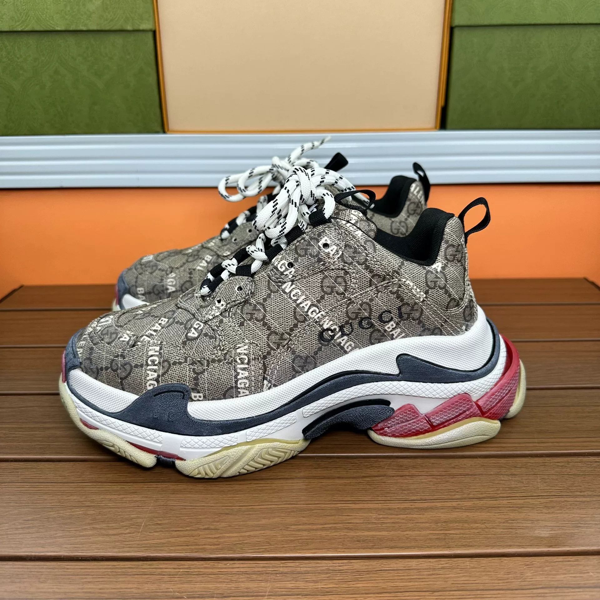 Balenciaga Balenciaga Collab Brown Lowtop Sneakers it_37 Women Size US 7 / IT 37 - 1 Thumbnail