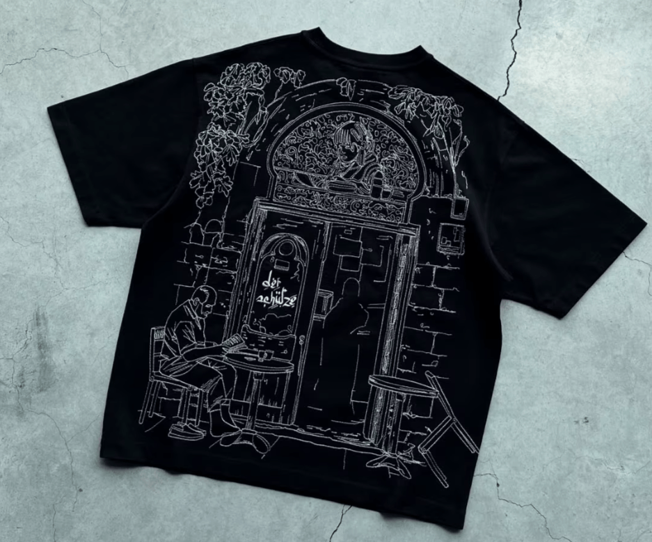 Japanese Brand Street T-shirt Gothic Print Size US L / EU 52-54 / 3 - 8 Thumbnail