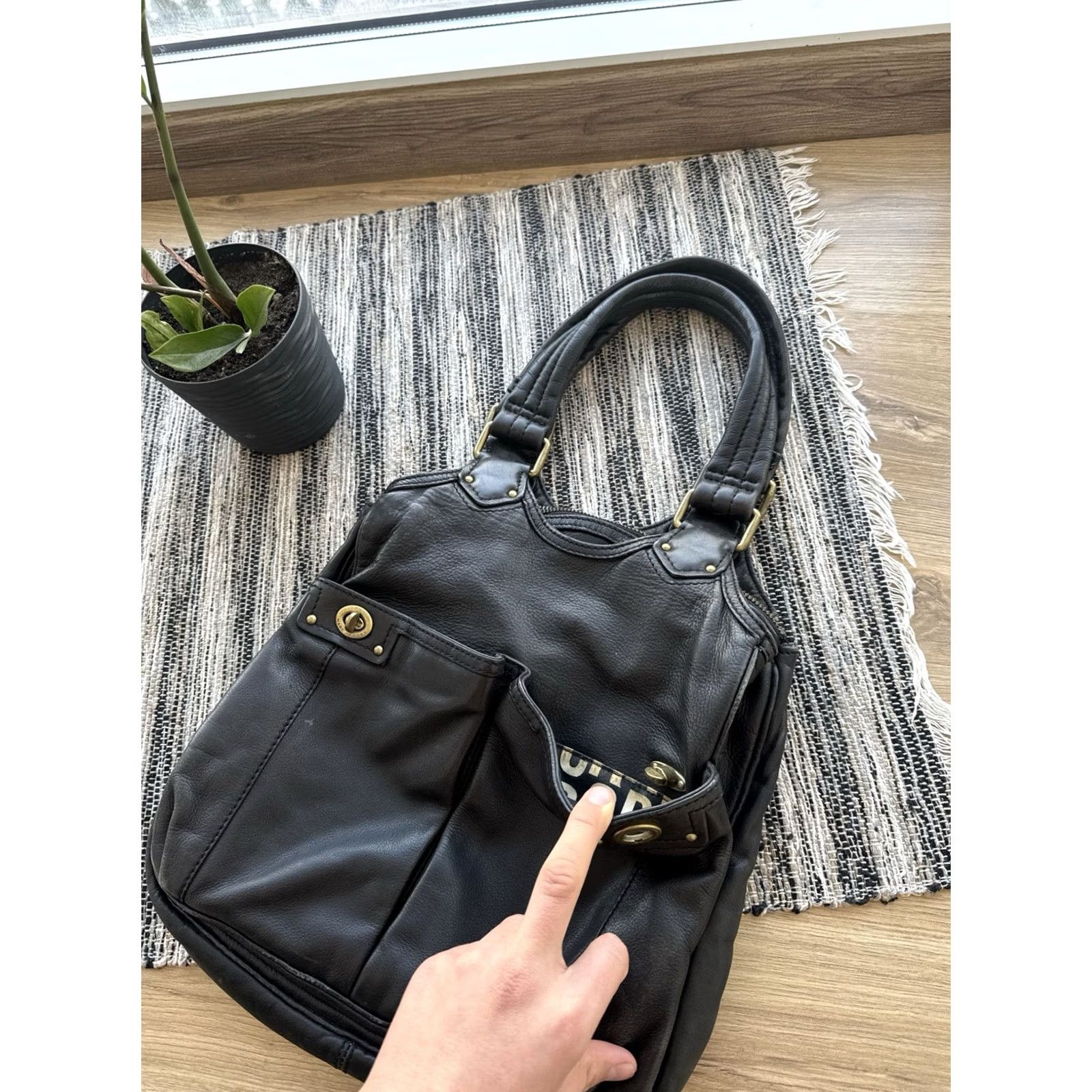 Marc by Marc Jacobs VINTAGE Marc by Marc Jacobs Leather Multi Pocket Satchel/Top Handle Bag Women Medium Black Retro Designer Pockets Bag Vintage Mens Womens Girls Boys Size ONE SIZE - 4 Thumbnail
