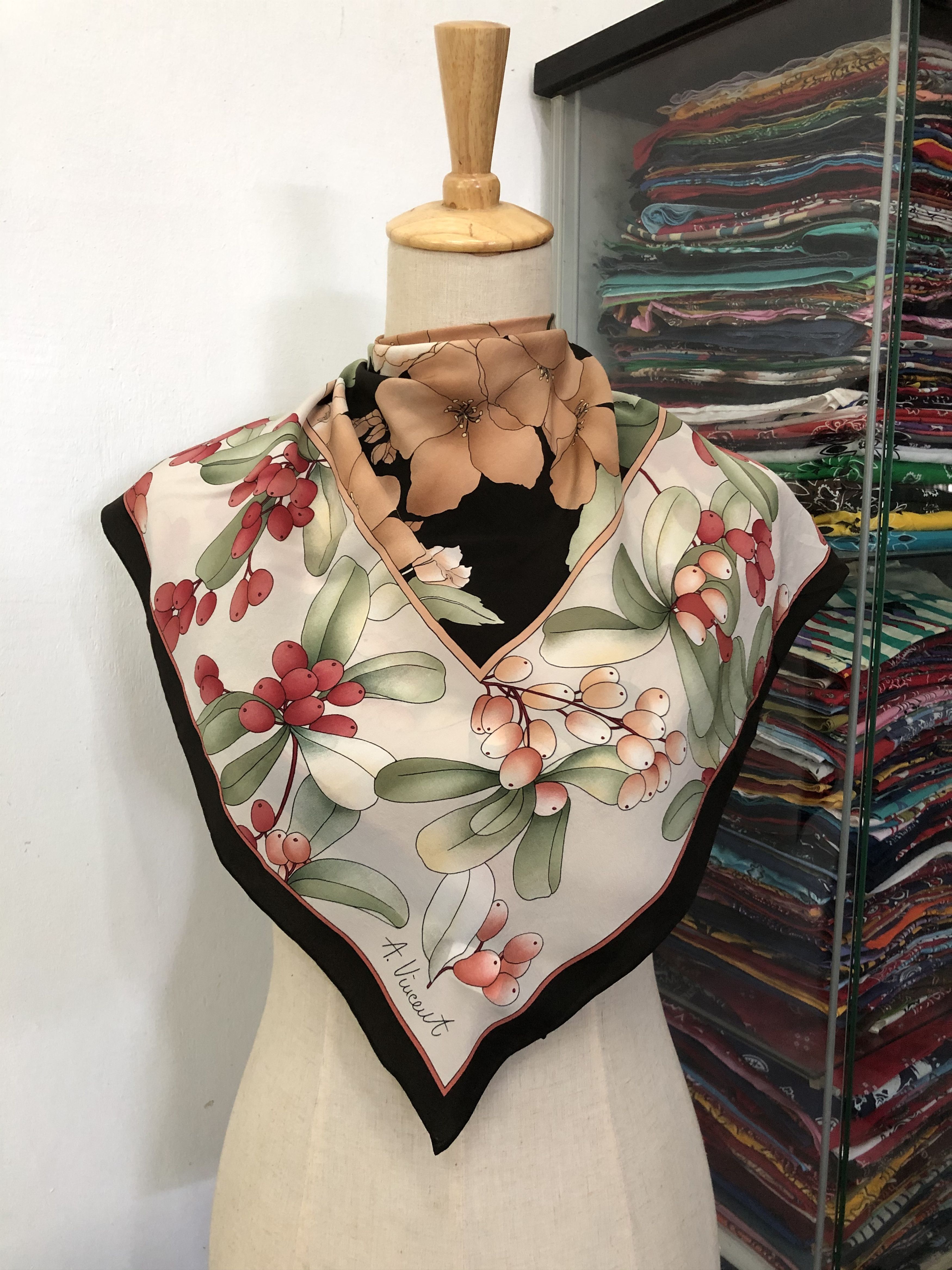 Vintage Vintage Silk Scarf Size ONE SIZE - 1 Thumbnail