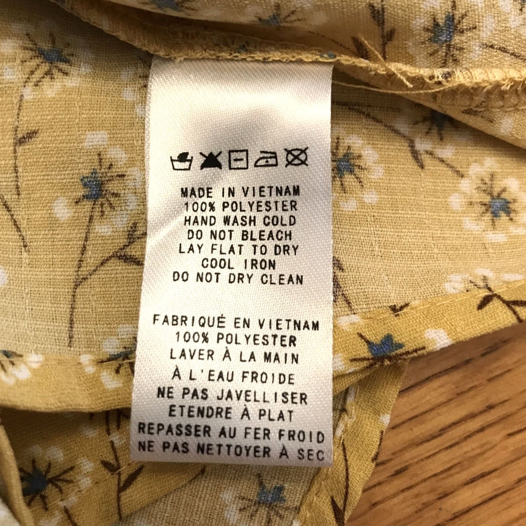 Vintage Paper Crane Tank Top Womens Small Yellow Floral NWT Sleeveless High Neck Button Strappy Sleeve Spring Summer Casual Gift Size S / US 4 / IT 40 - 4 Thumbnail