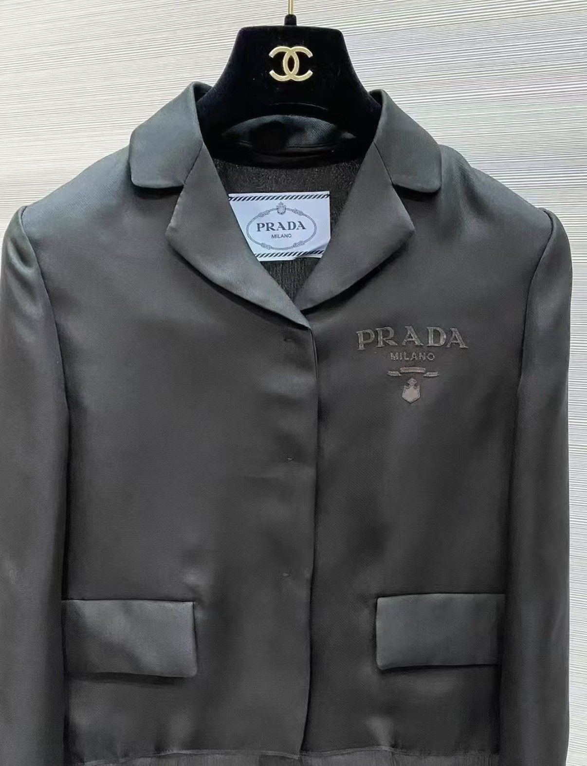 Prada Prada Black Short Jacket, Classic Fashion Style J33 Size XS / US 0-2 / IT 36-38 - 4 Thumbnail