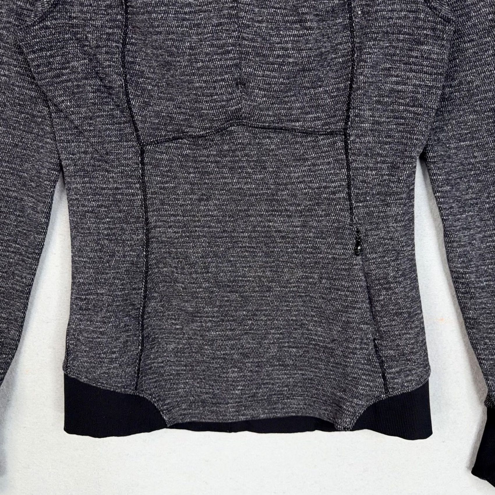 Lululemon Lululemon Pullover 4 Gray Black 1/2 Zip Funnel Neck Running Thumbholes Womens Size S / US 4 / IT 40 - 3 Thumbnail