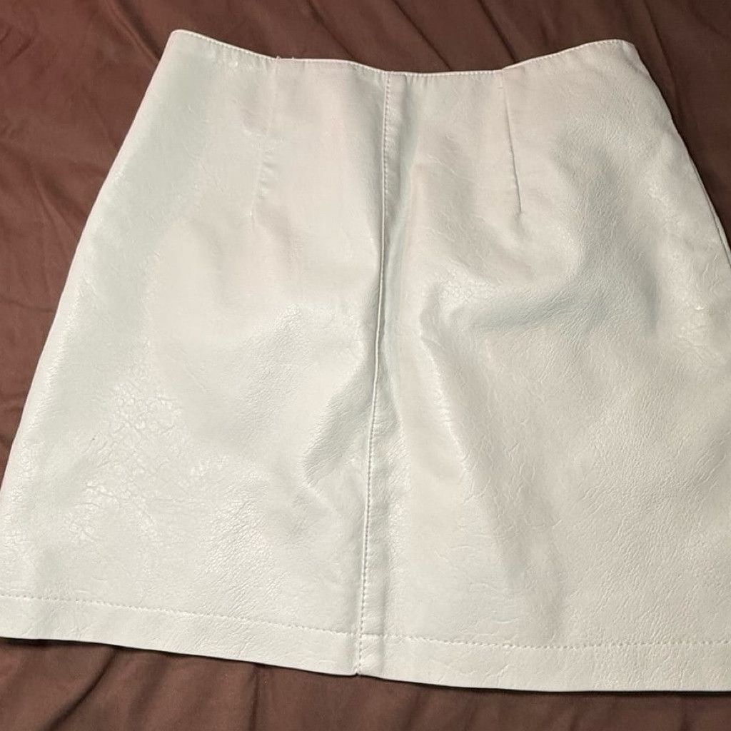 Forever 21 White light blue Leather mini skirt Size 27" / US 4 / IT 40 - 3 Thumbnail
