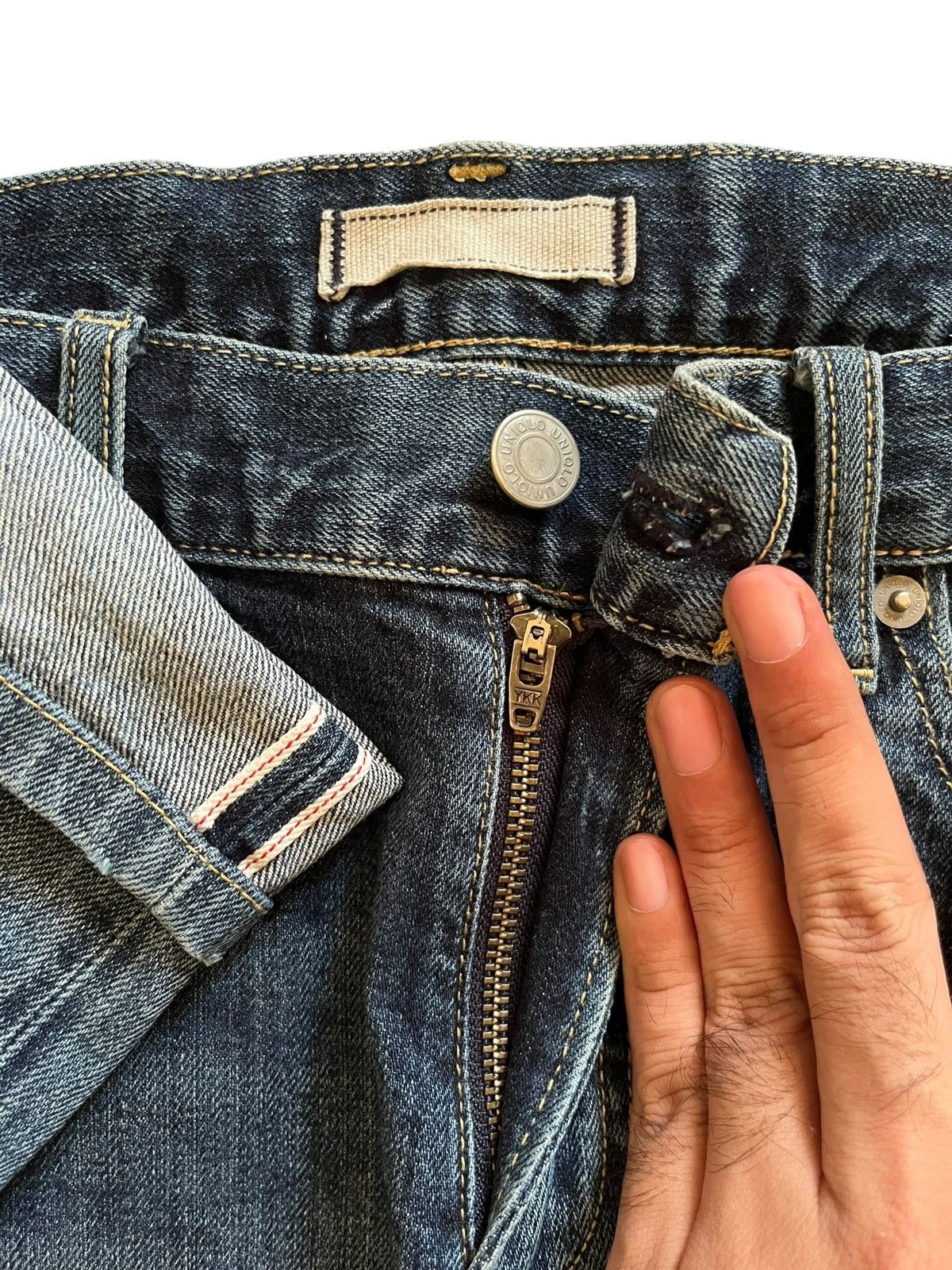 Uniqlo SALES🔥Vintage Japanese Uniqlo Selvedge Faded Wash Jeans Size US 31 - 4 Thumbnail