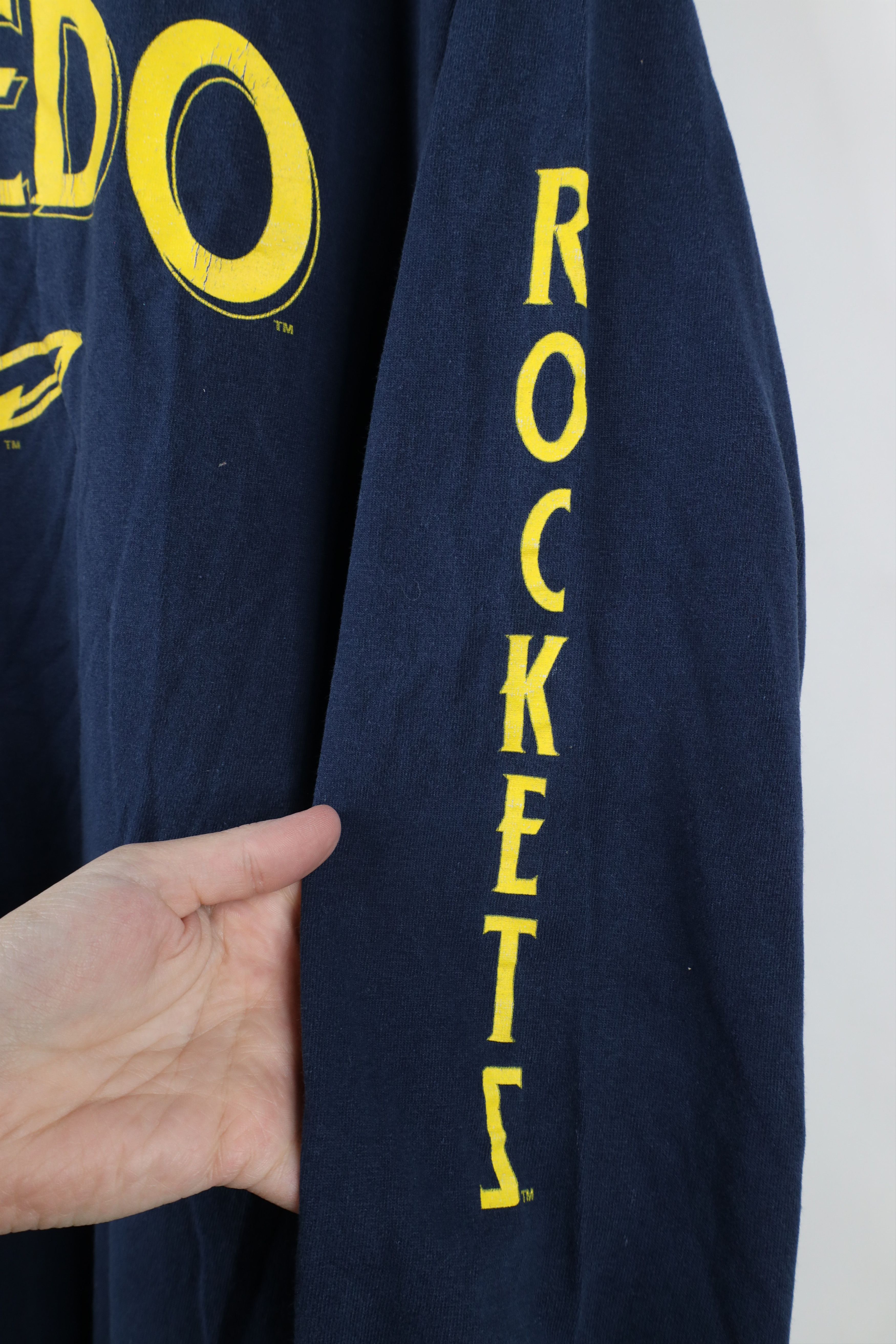 Vintage Vintage 90s University of Toledo Rockets Long Sleeve T-Shirt Size US L / EU 52-54 / 3 - 4 Thumbnail