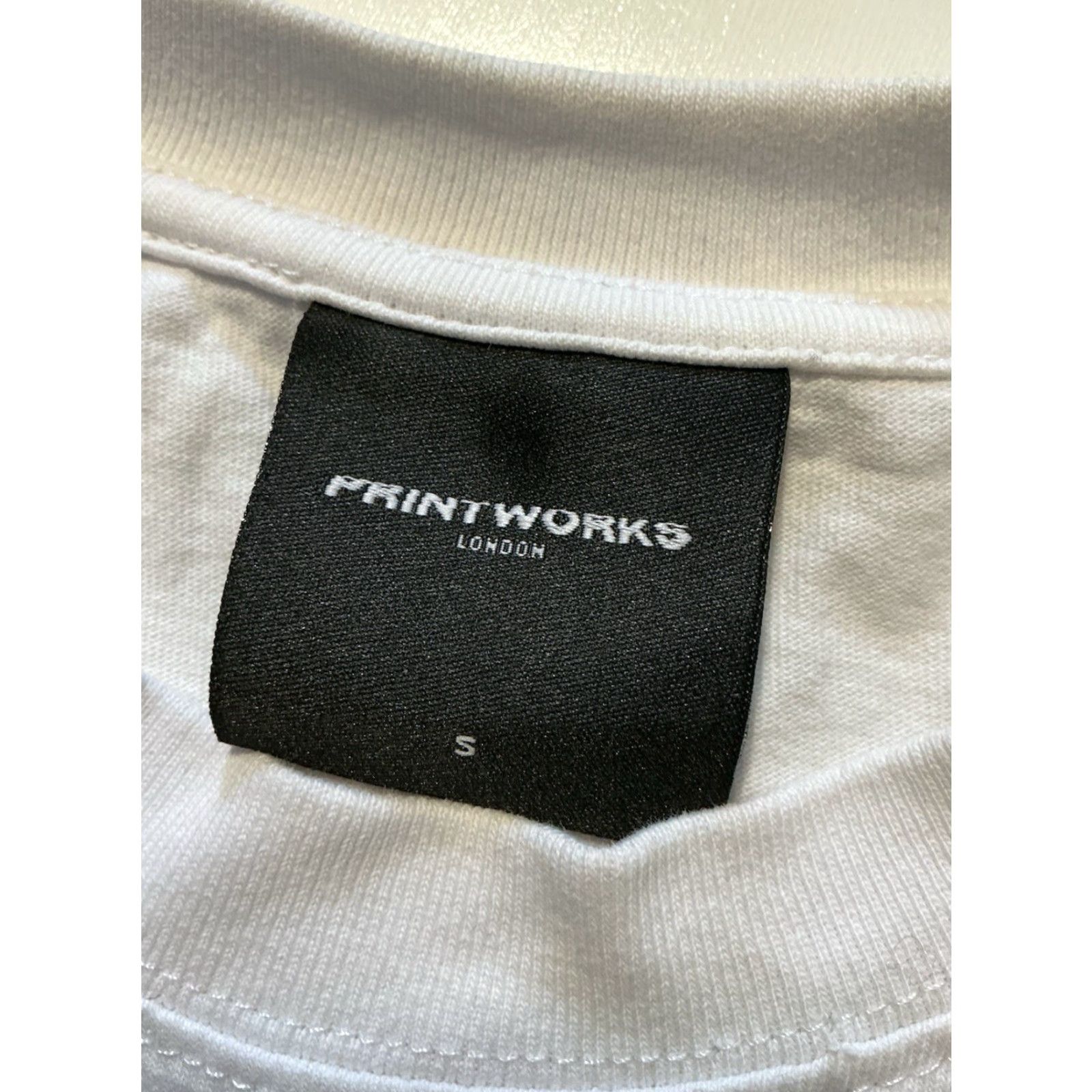 Avenue VINTAGE Printworks London Drumsheds EDM Electronic Music Concert Venue White Graphic T-Shirt S Mens Size US S / EU 44-46 / 1 - 5 Thumbnail