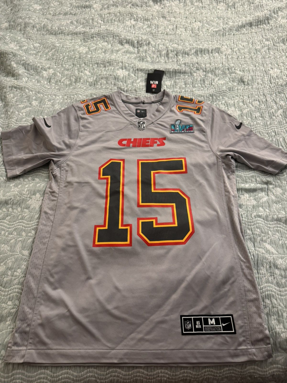NFL Patrick Mahomes #15 Superbowl LVII Jersey Size US M / EU 48-50 / 2 - 2 Thumbnail