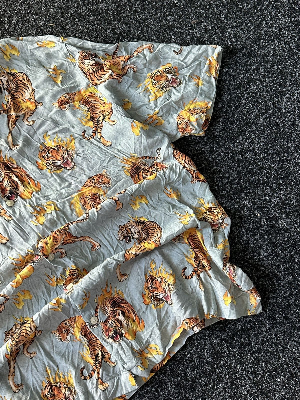 Vintage 🚨Vintage 90s TIGER Hawaiian Shirt print Y2K MOSCHINO STYLE Size US XL / EU 56 / 4 - 3 Thumbnail