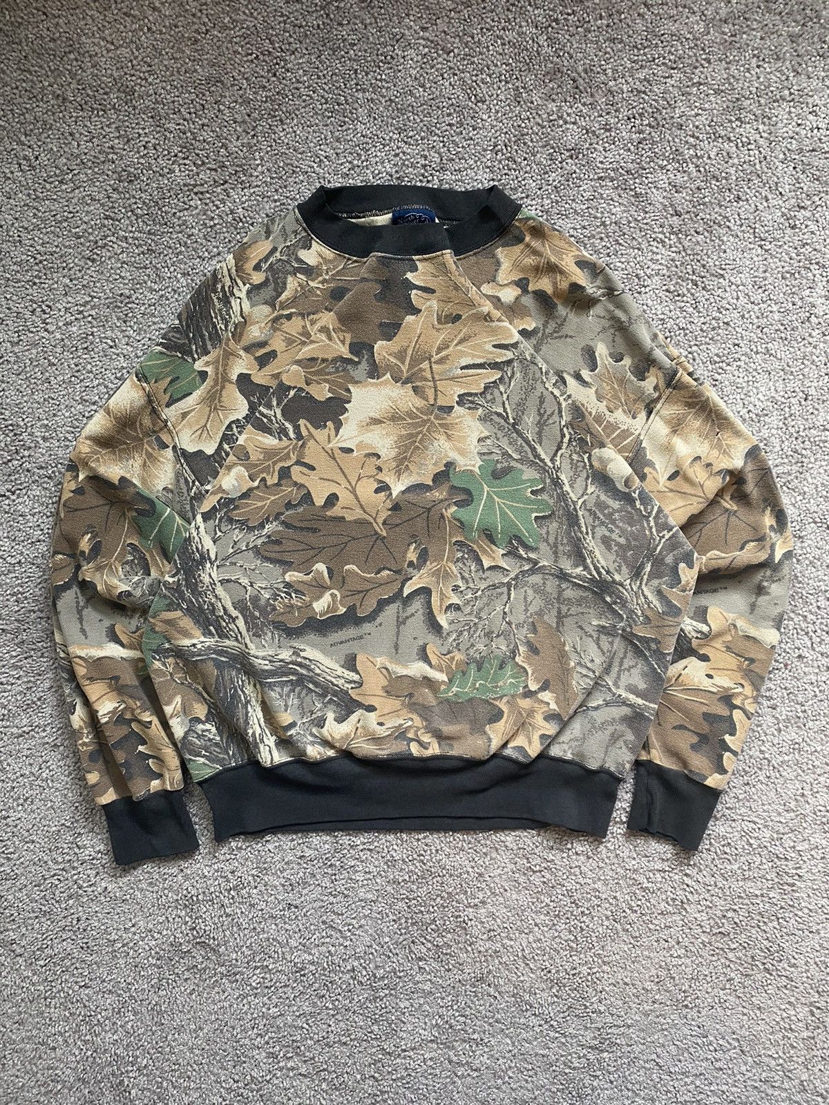 Vintage Crazy 90s Realtree Camo Sweatshirt