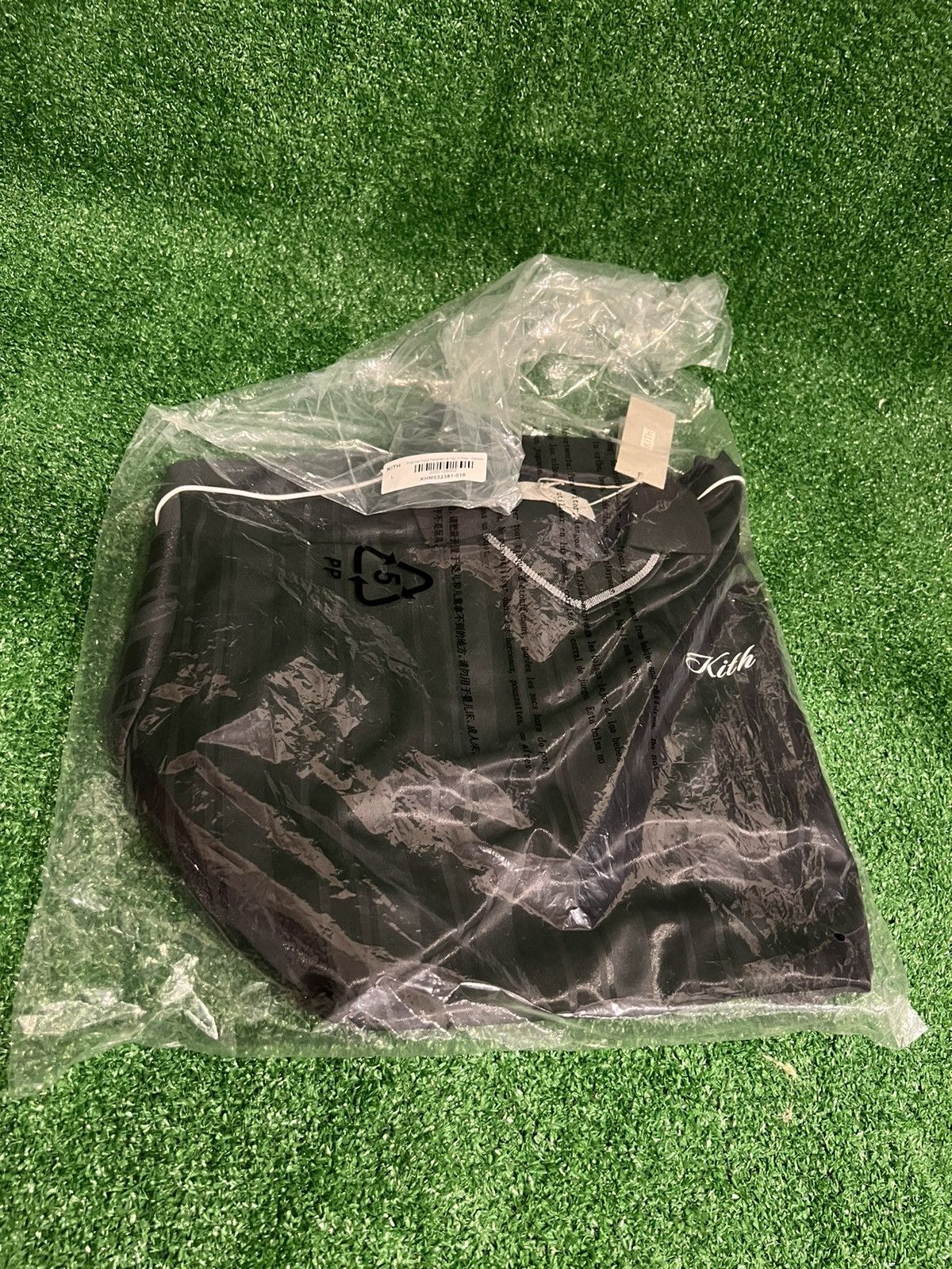 Kith Kith Pinstripe Tricot Panelled Tap In Polo Size US L / EU 52-54 / 3 - 10 Thumbnail