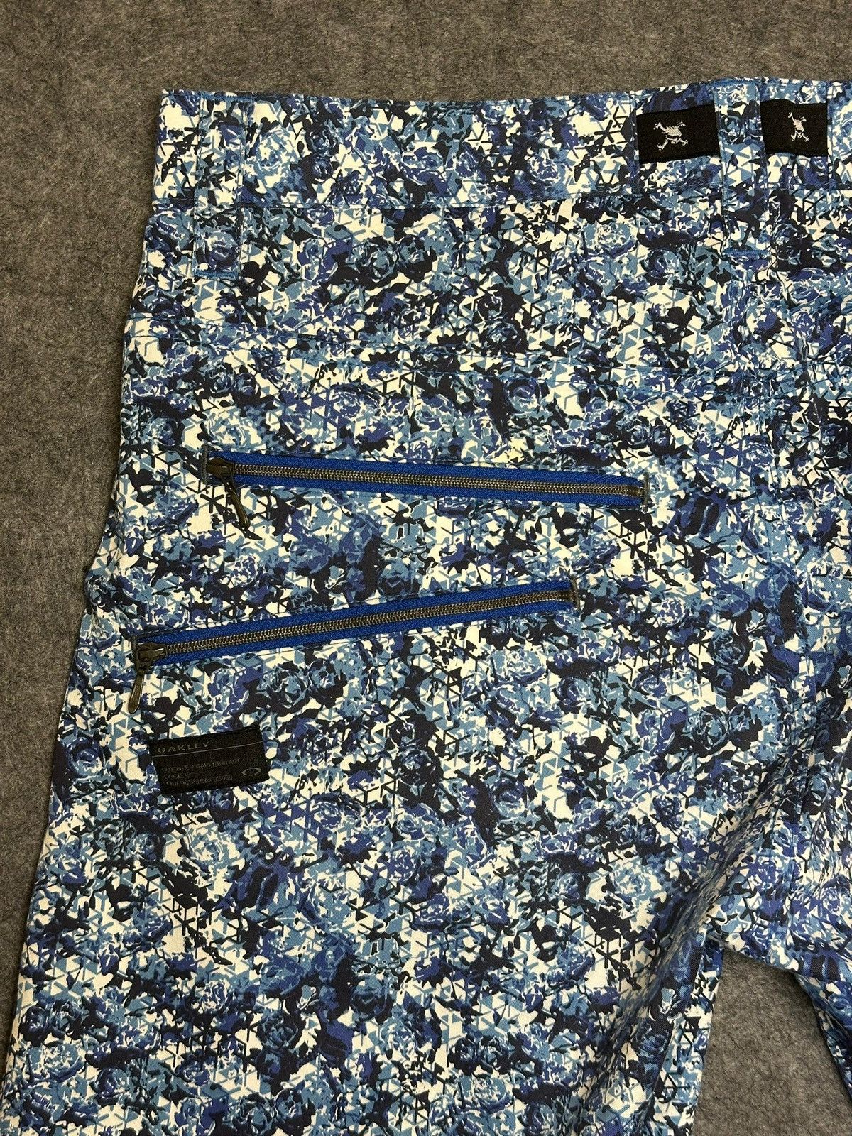 Oakley Oakley men's blue Skull 3D straight-leg golf pants. Size US 34 / EU 50 - 9 Thumbnail