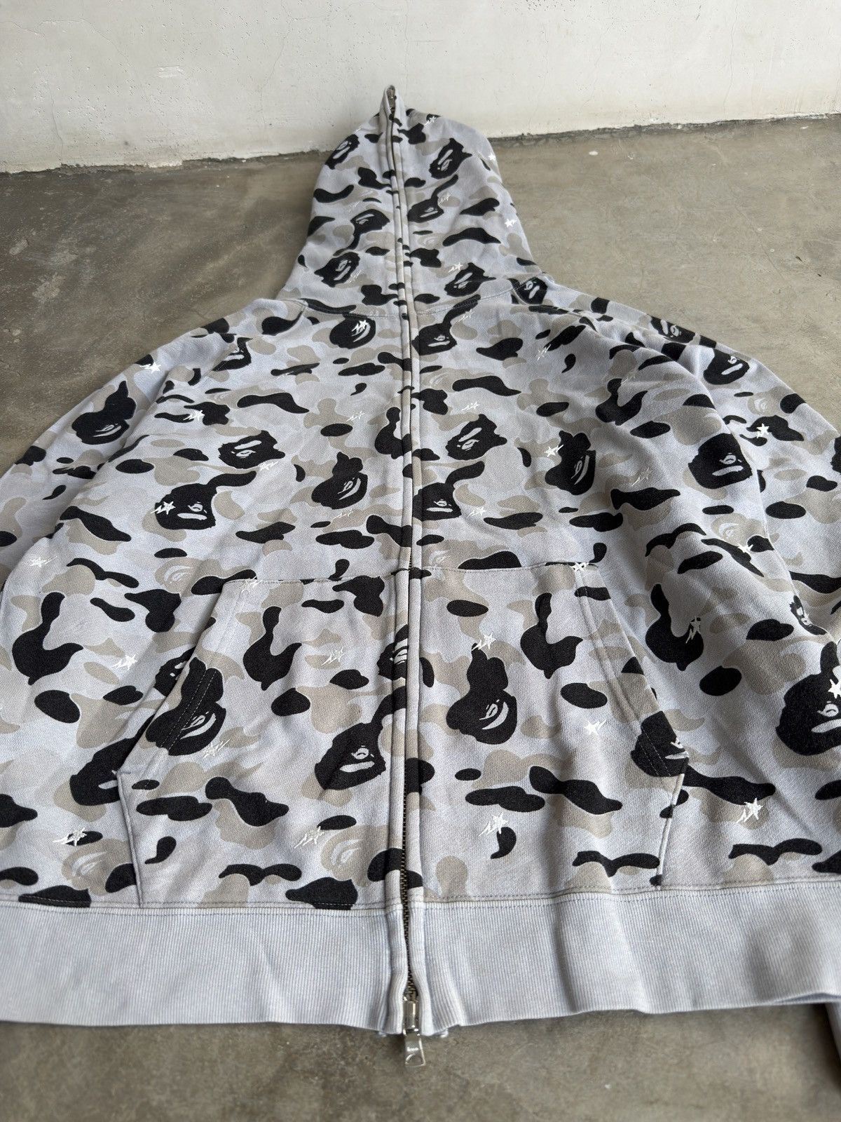 Bape Rare! 2010 Bape STA Aoyama camo Full Zip Hoodie Size US L / EU 52-54 / 3 - 5 Thumbnail