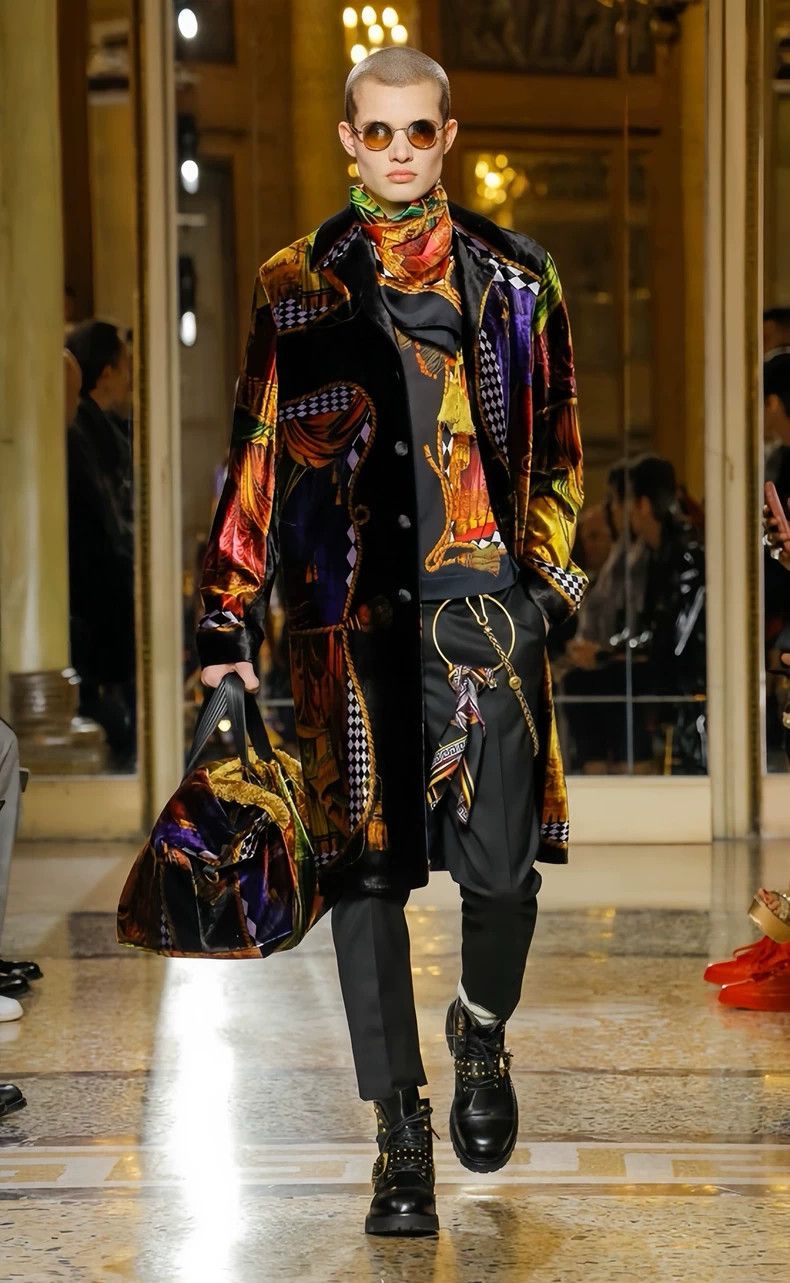 Versace Versace Luxurious baroque velvet coat Size US XL / EU 56 / 4 - 1 Thumbnail