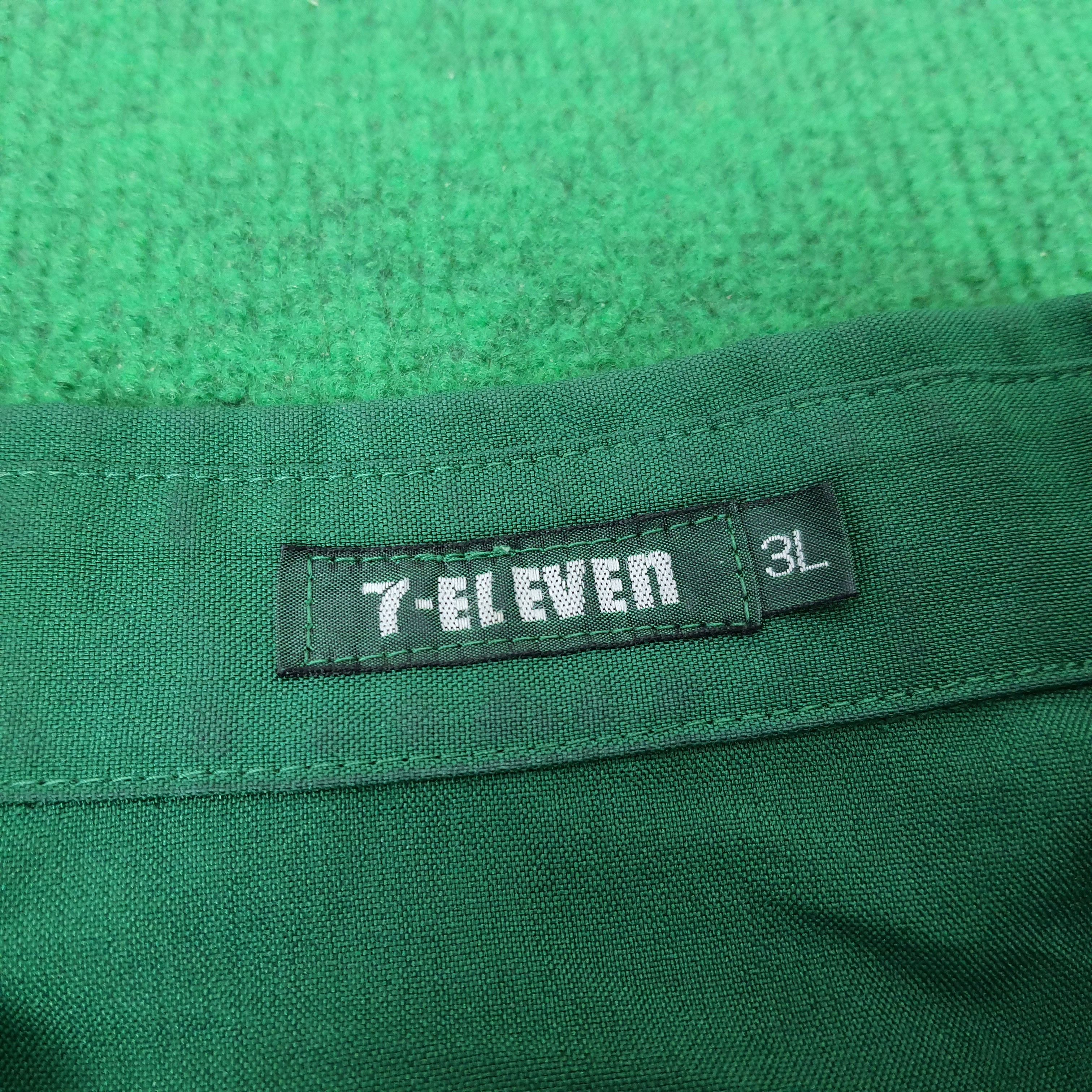 Japanese Brand Vintage 7 Eleven Staff Japan Edition Uniform Shirt Size US L / EU 52-54 / 3 - 6 Thumbnail