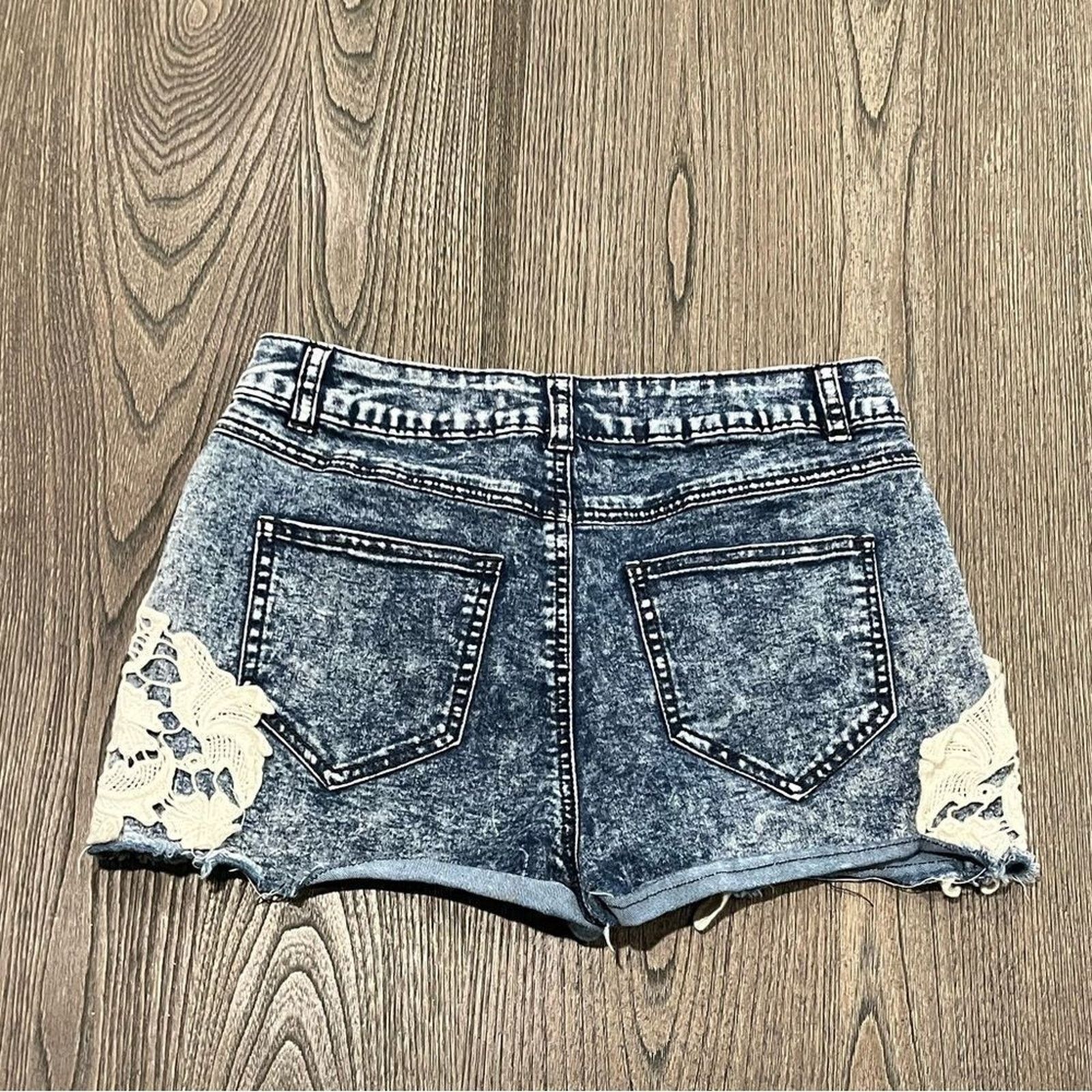 Vintage Boom Boom Jean Acid Wash Crochet Knit Mini Shorts Size 5 Size 27" / US 4 / IT 40 - 6 Thumbnail