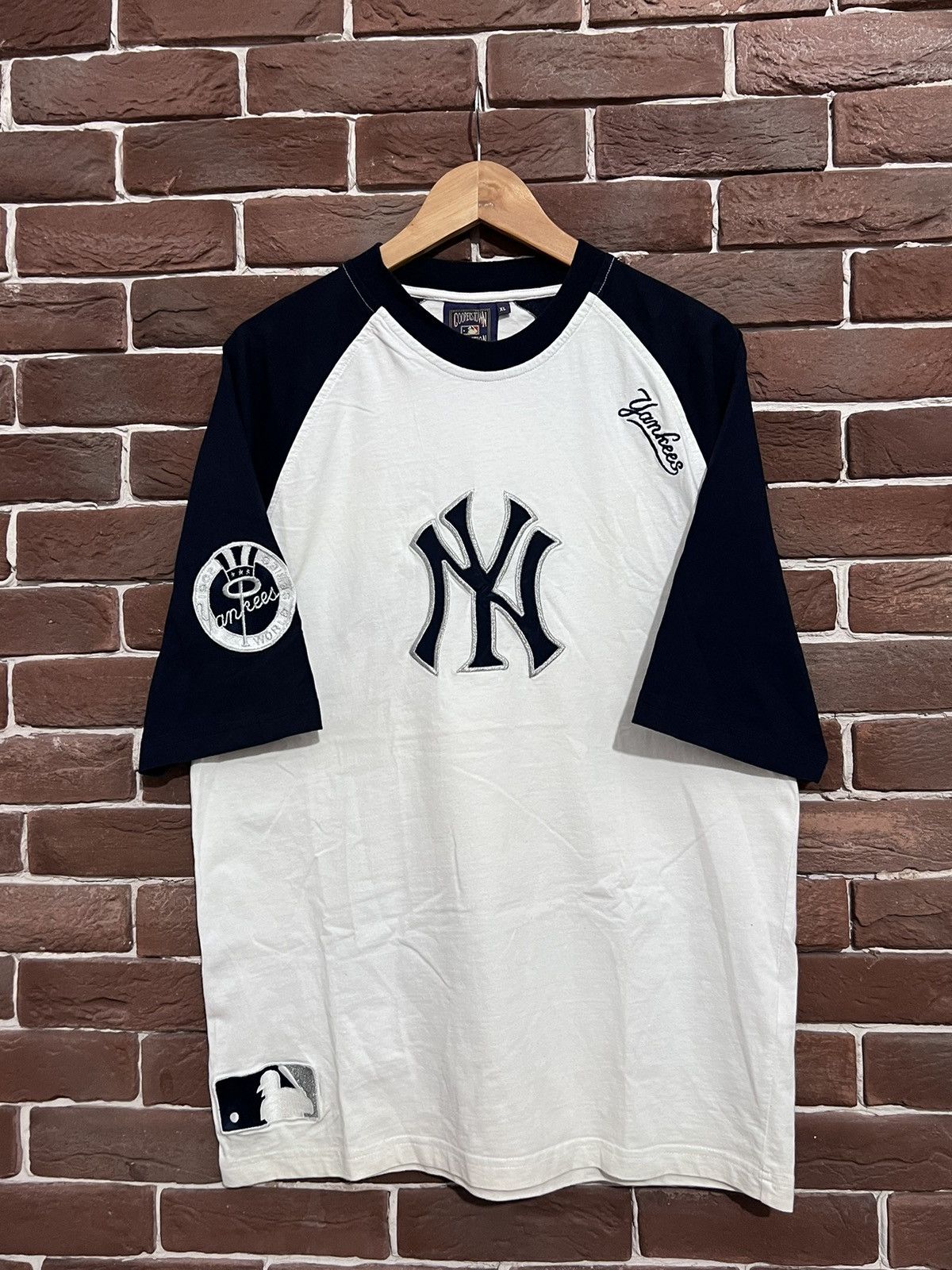 Cooperstown Collection Rare Vintage 90s New York Yankees Nutmeg Baseball Tshirt Size US XL / EU 56 / 4 - 1 Thumbnail