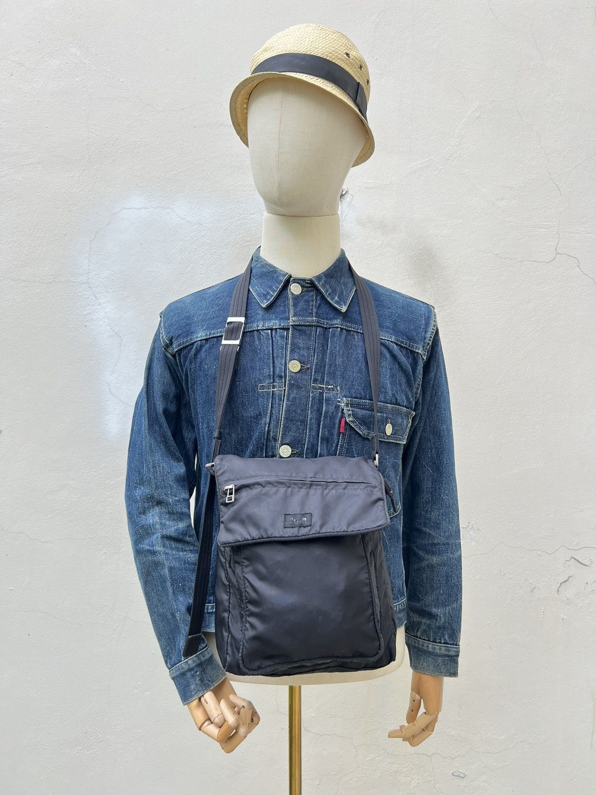 Yohji Yamamoto Vintage Yohji Yamamoto Y’saccs Black Sling Bag Size ONE SIZE - 5 Thumbnail