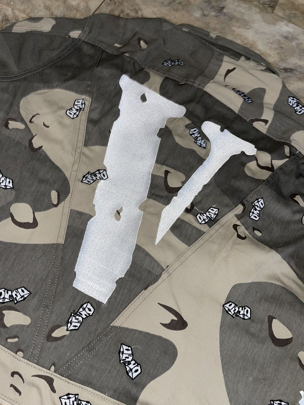 Vlone Unreleased Vlone Dice Camo Embroidered Denim Jacket Size XL Size US XL / EU 56 / 4 - 4 Thumbnail
