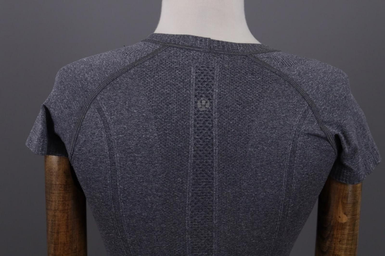 Lululemon Lululemon Athletica Gray Layer Top Pullover Shirt Size 4 Size S / US 4 / IT 40 - 8 Thumbnail