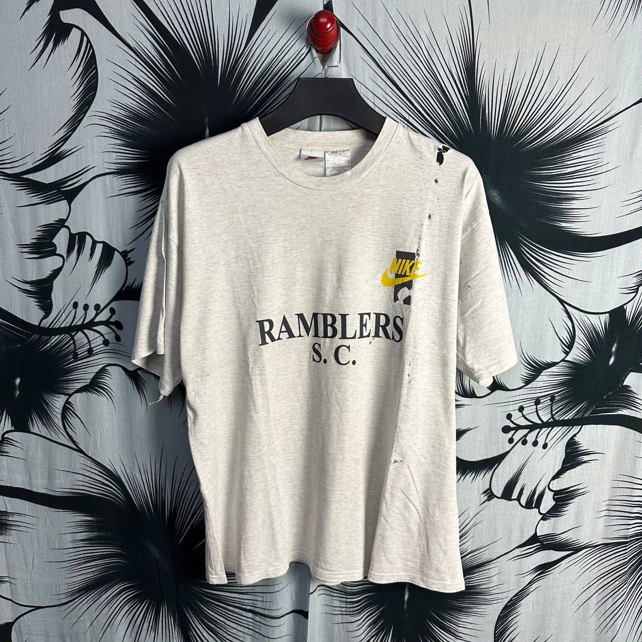 Nike Rare Vintage 90s Nike Ramblers S.C Big Graphic T-Shirt Size US XL / EU 56 / 4 - 2 Thumbnail