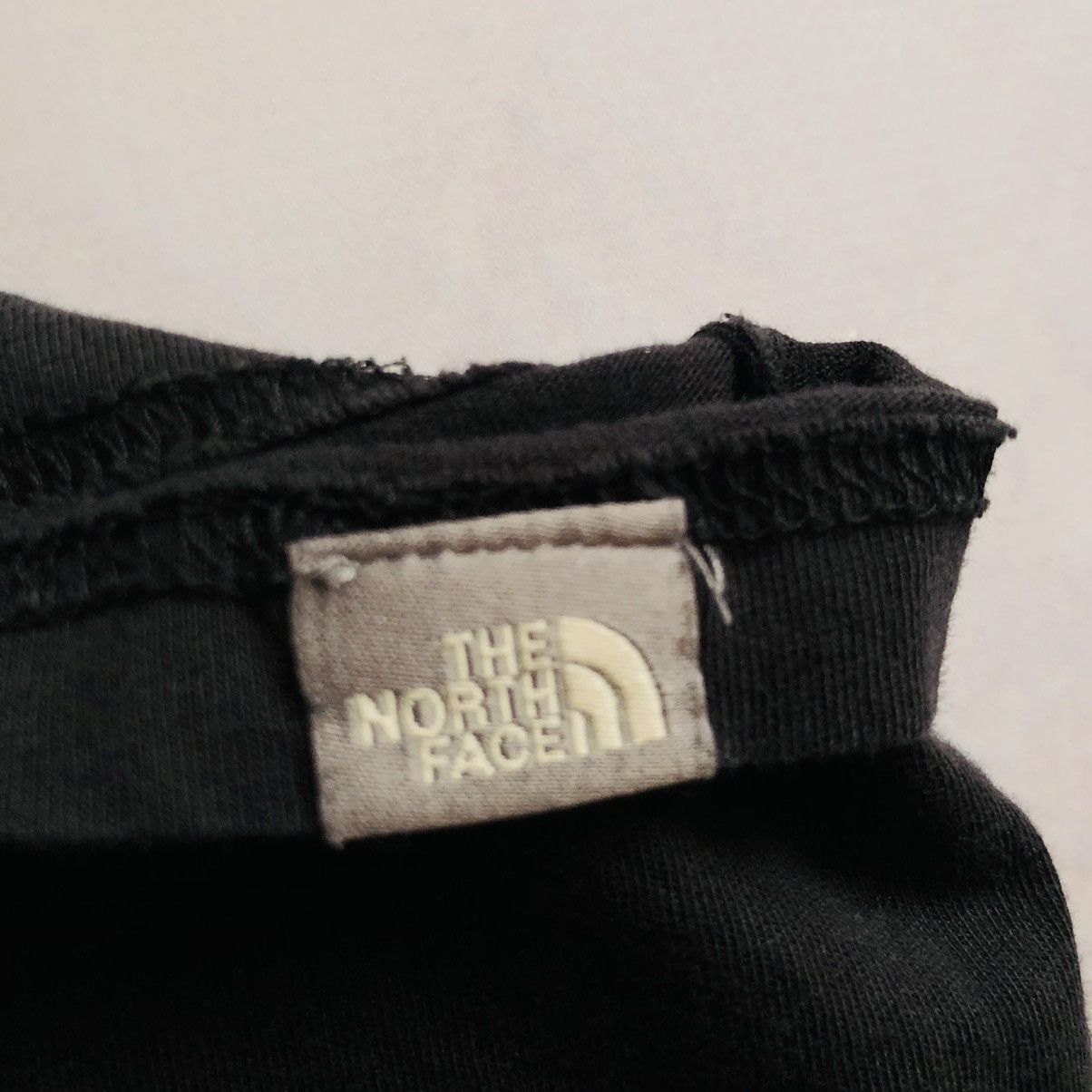 The North Face The North Face black Chest Printed Logo T-shirt Tee Y2K Size US L / EU 52-54 / 3 - 5 Thumbnail