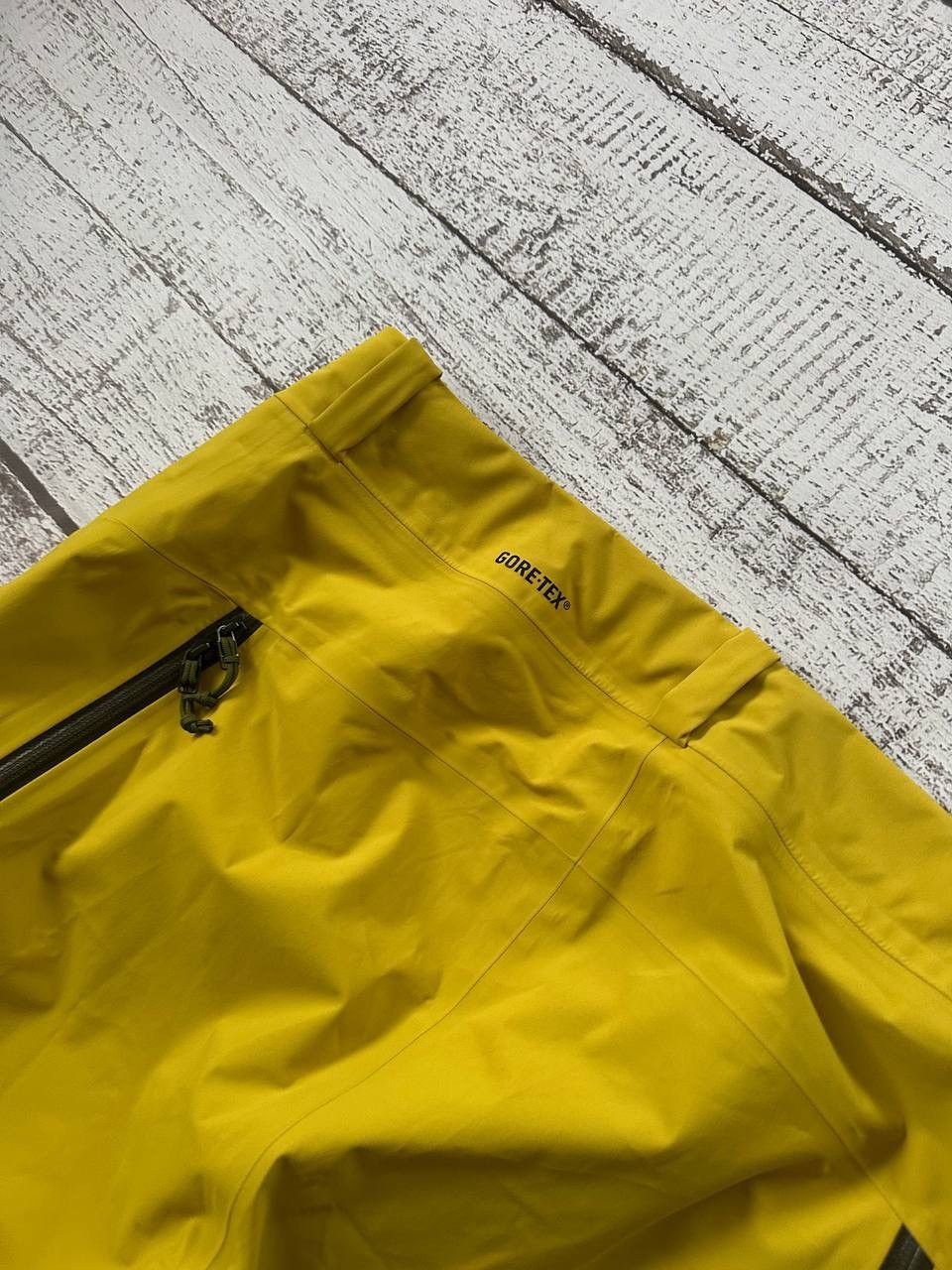 Arc'teryx Arc’teryx Gore-tex snowboard winter pants New condition Size US 41 - 8 Thumbnail