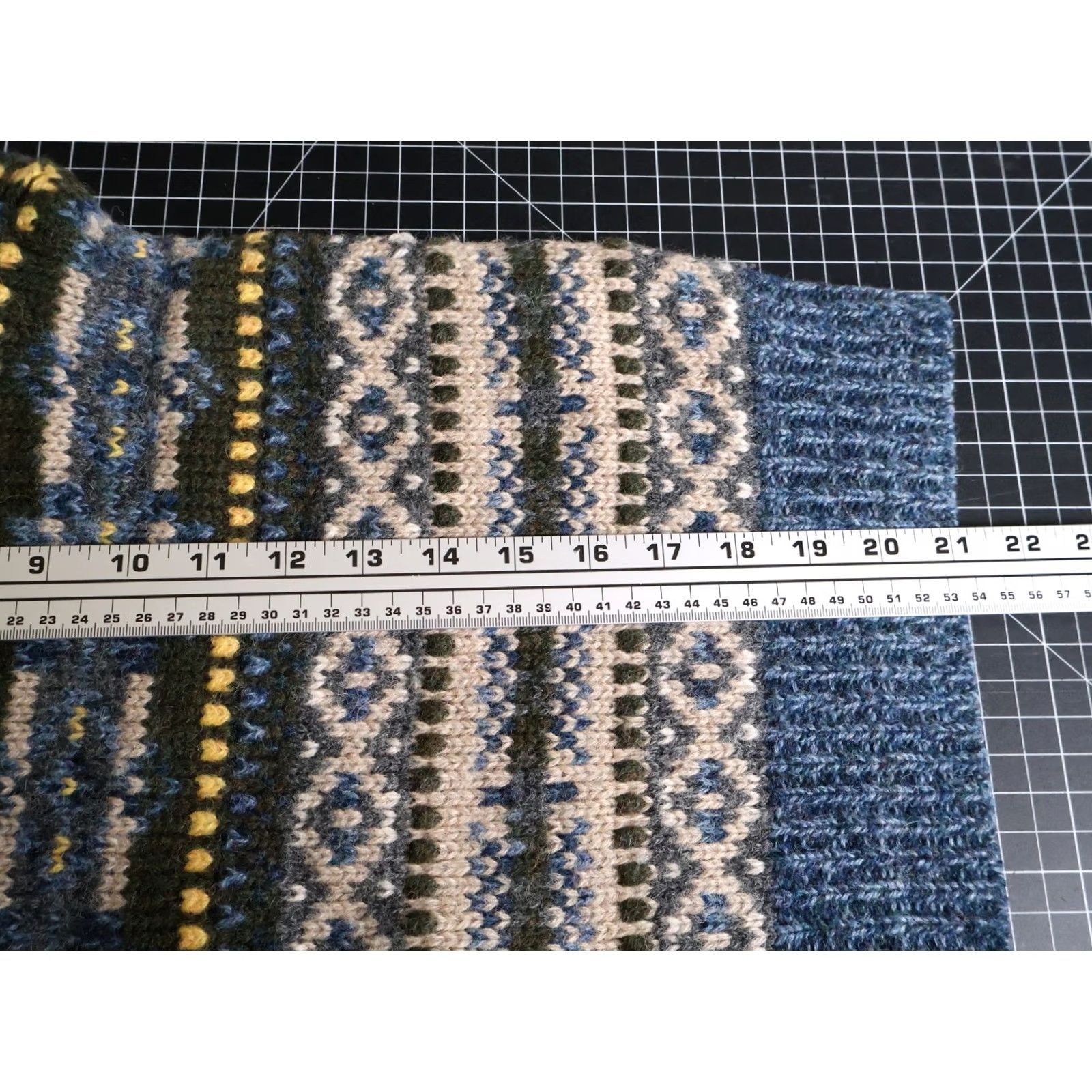 American Eagle Outfitters VINTAGE American Eagle Outfitters Sweater Wool Fair Isle V-Neck Pullover Women Large Blue Winter Fall 100% Wool Knitted Knit Retro Preppy Girls Womens Size L / US 10 / IT 46 - 6 Thumbnail