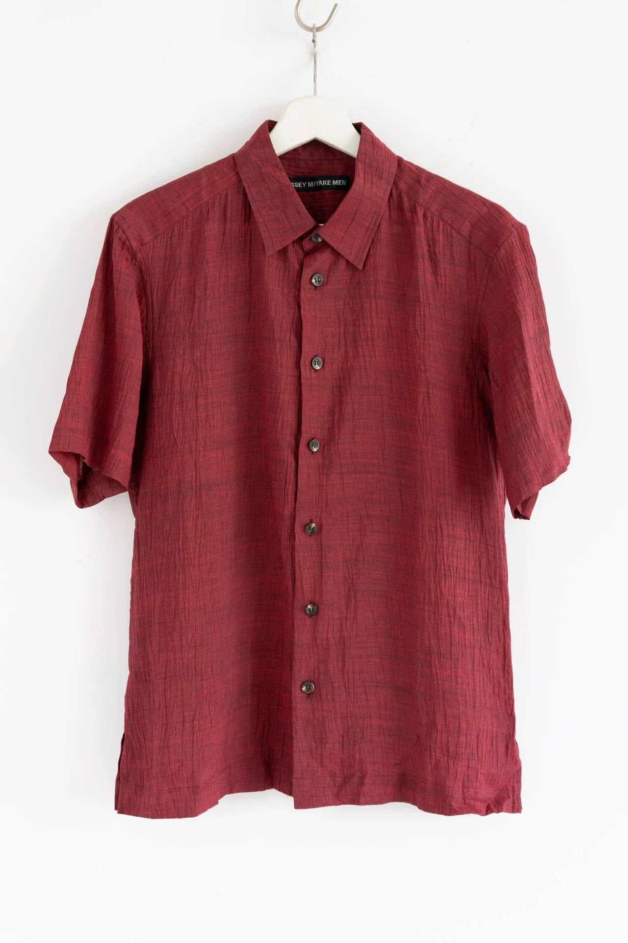 Issey Miyake Issey Miyake Men 19SS Pleated Ramie Dark Red Shirt Size US S / EU 44-46 / 1 - 1 Thumbnail
